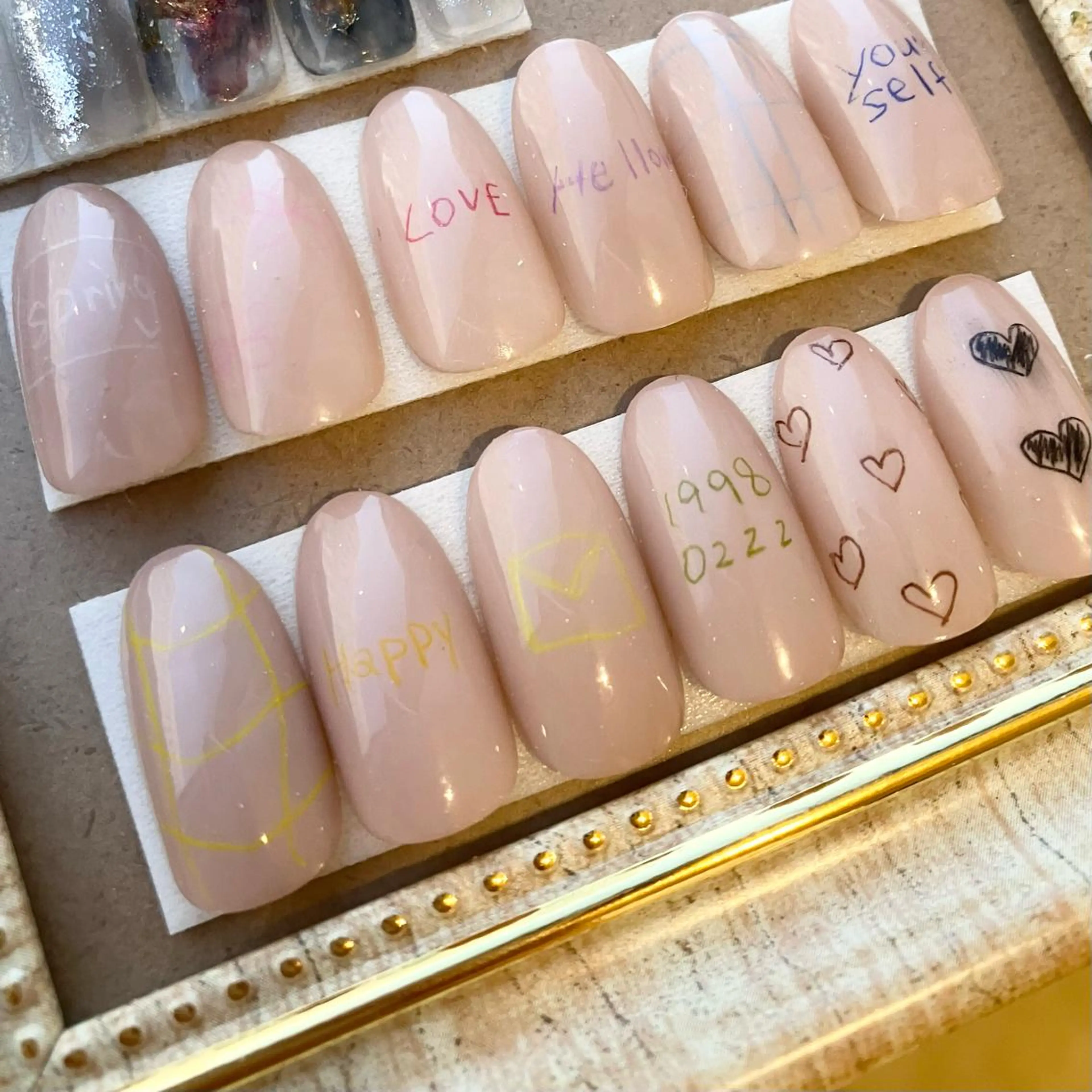 ネイル ハンドネイル ウシク ミユキのネイルデザイン