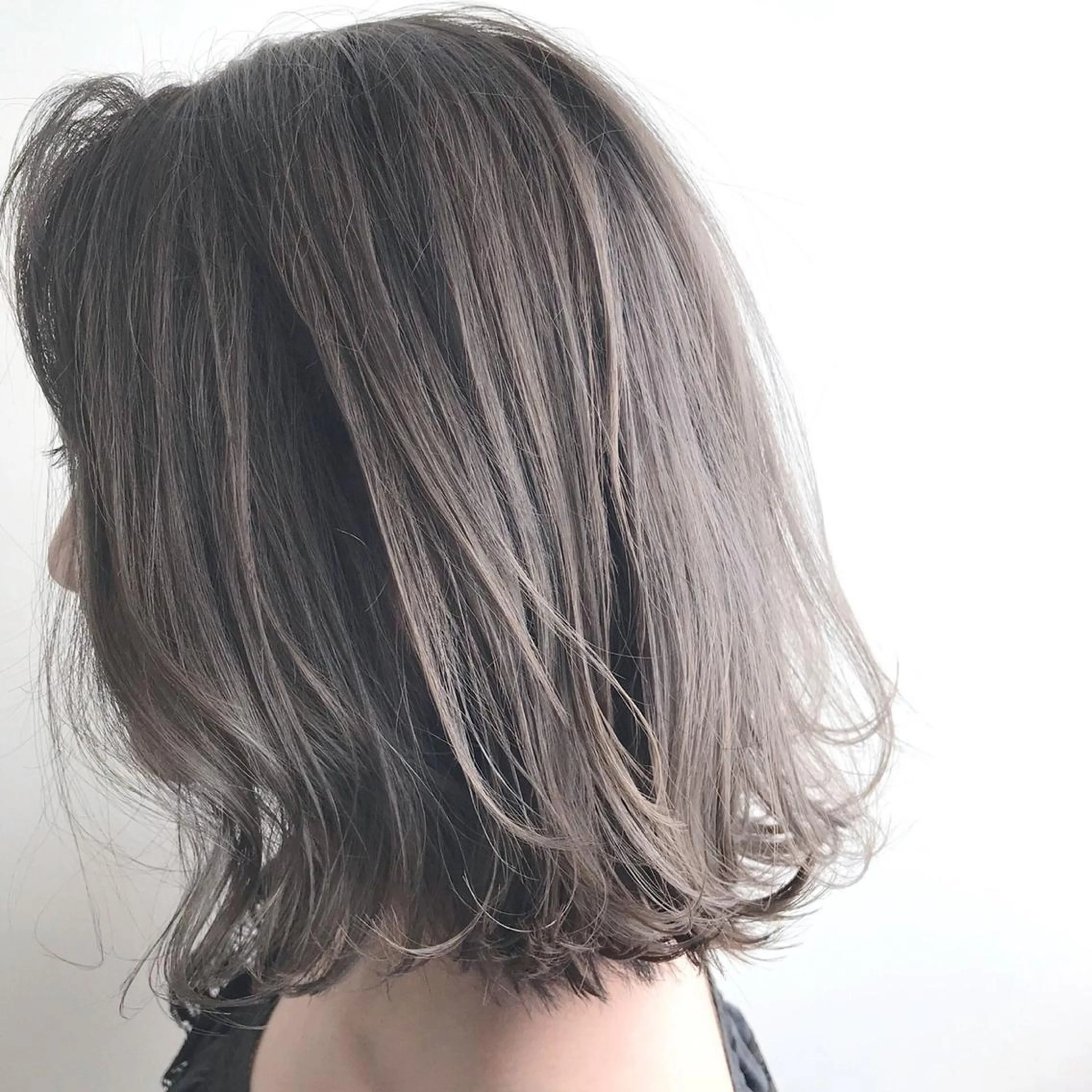 ミディアム カラー グランジヘア 無造作ヘアHYUGAのヘアスタイル