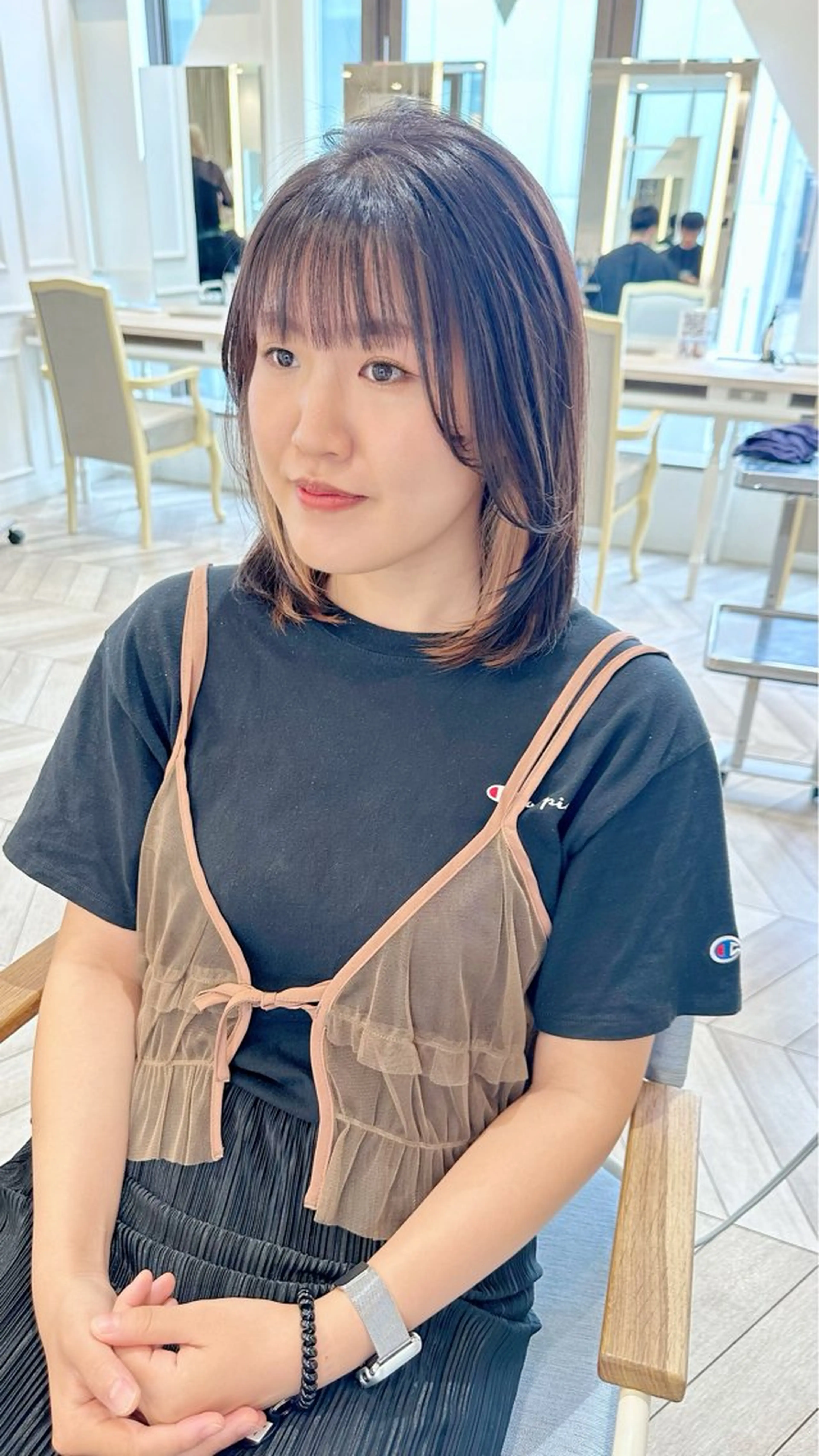 ミディアム カラー インナーカラー オレンジ カット ヘアカラー 小顔レイヤー/ ベージュ🤍Rieのヘアスタイル