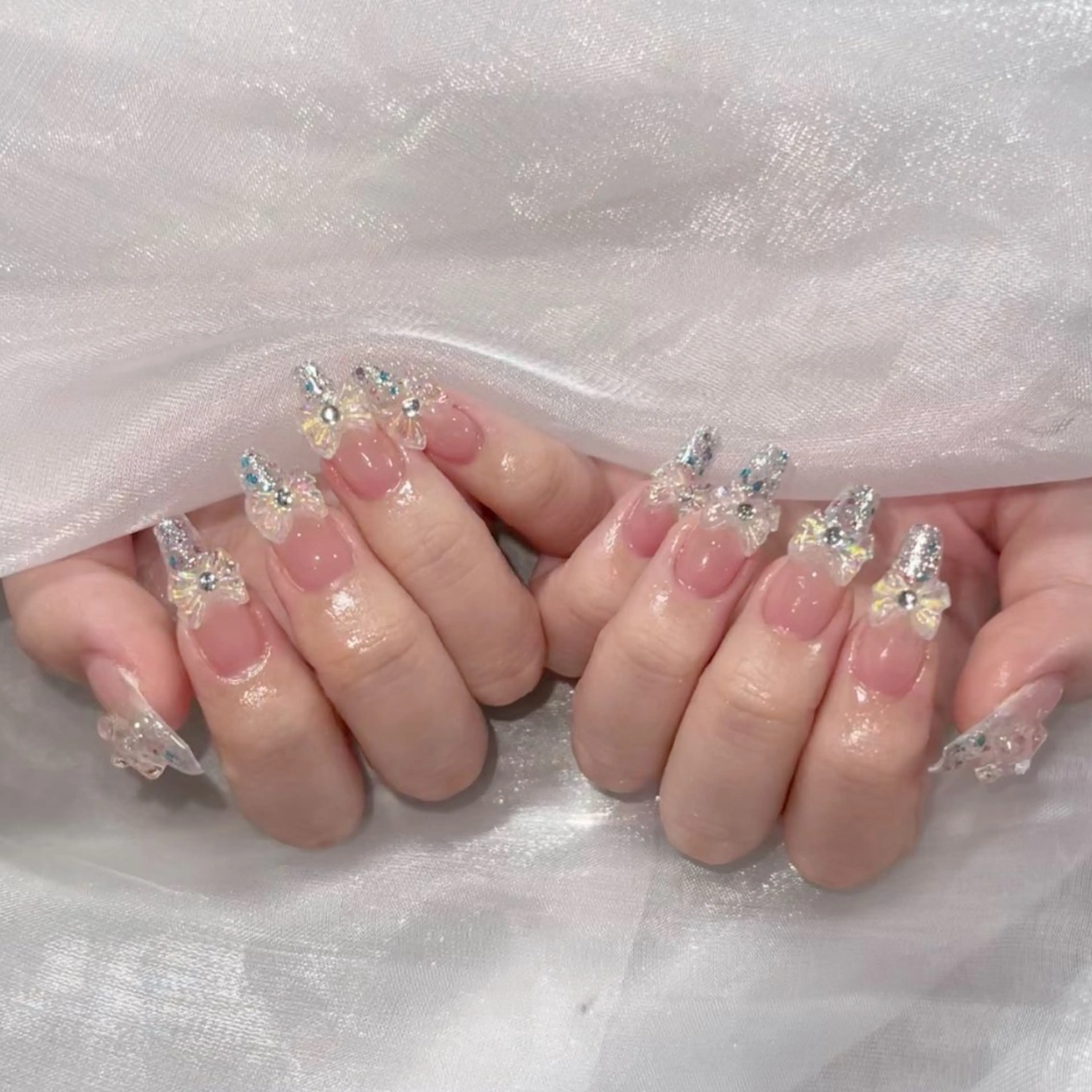 ネイル オーロラネイル クリアネイル 成人式 フラッシュネイル ジェルネイル ハンドネイル Amee Nail Salonのネイルデザイン