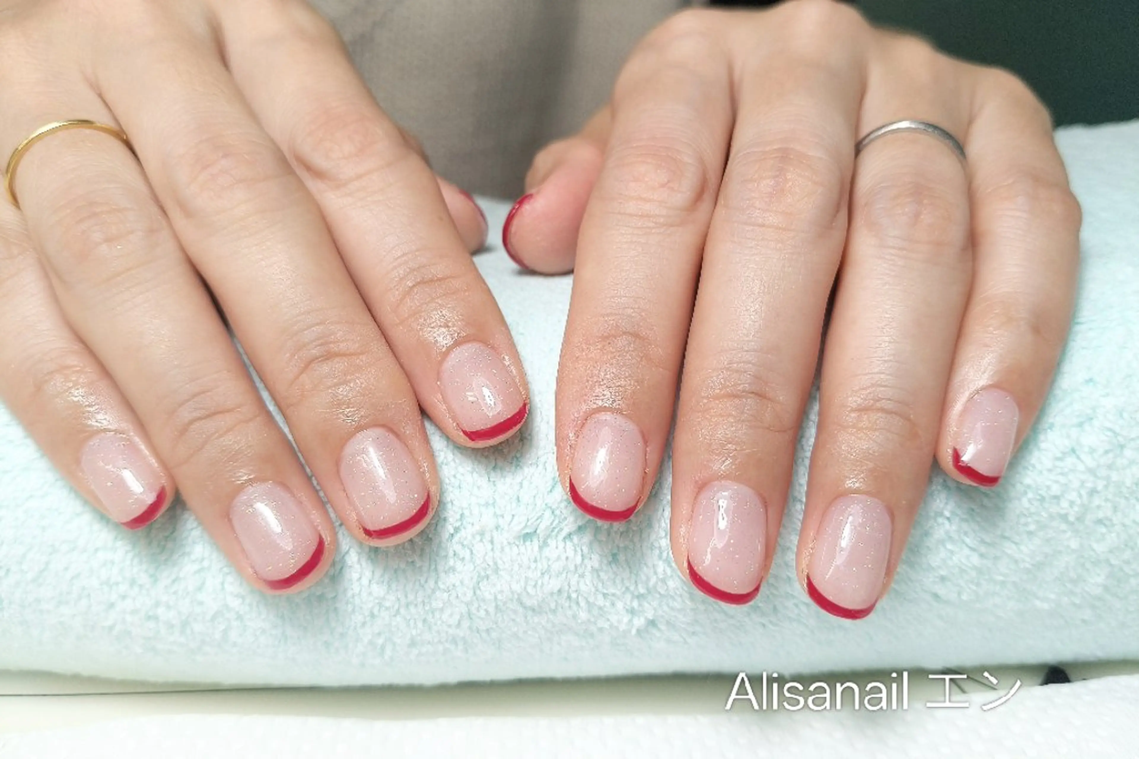 ネイル フレンチネイル ラメ(グリッター) ピンク 赤色 エ ンのネイルデザイン