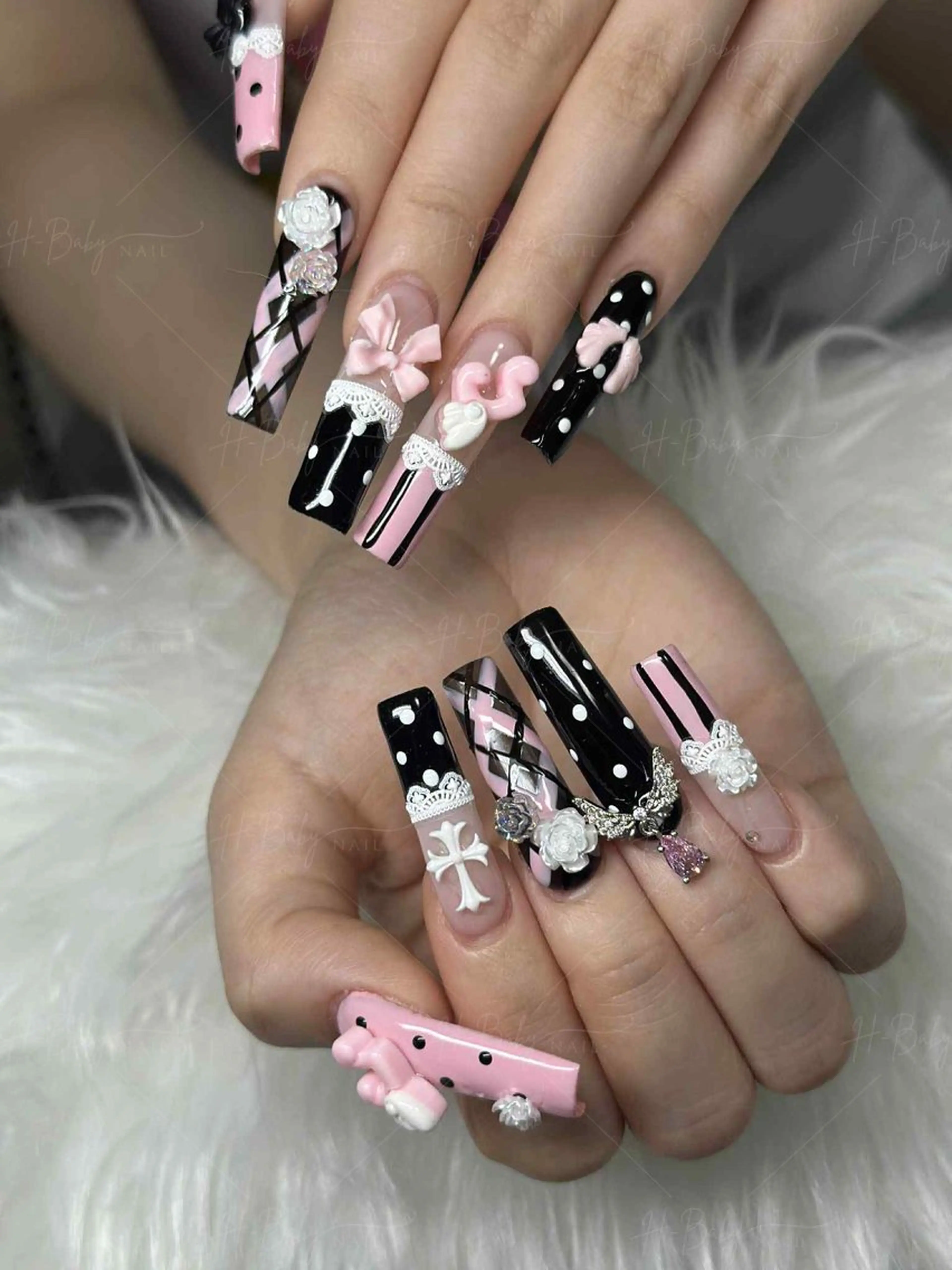 ネイル フレンチネイル ジェルネイル ハロウィン キラキラネイル 韓国ネイル ハンドネイル H.baby Nail Salonのネイルデザイン