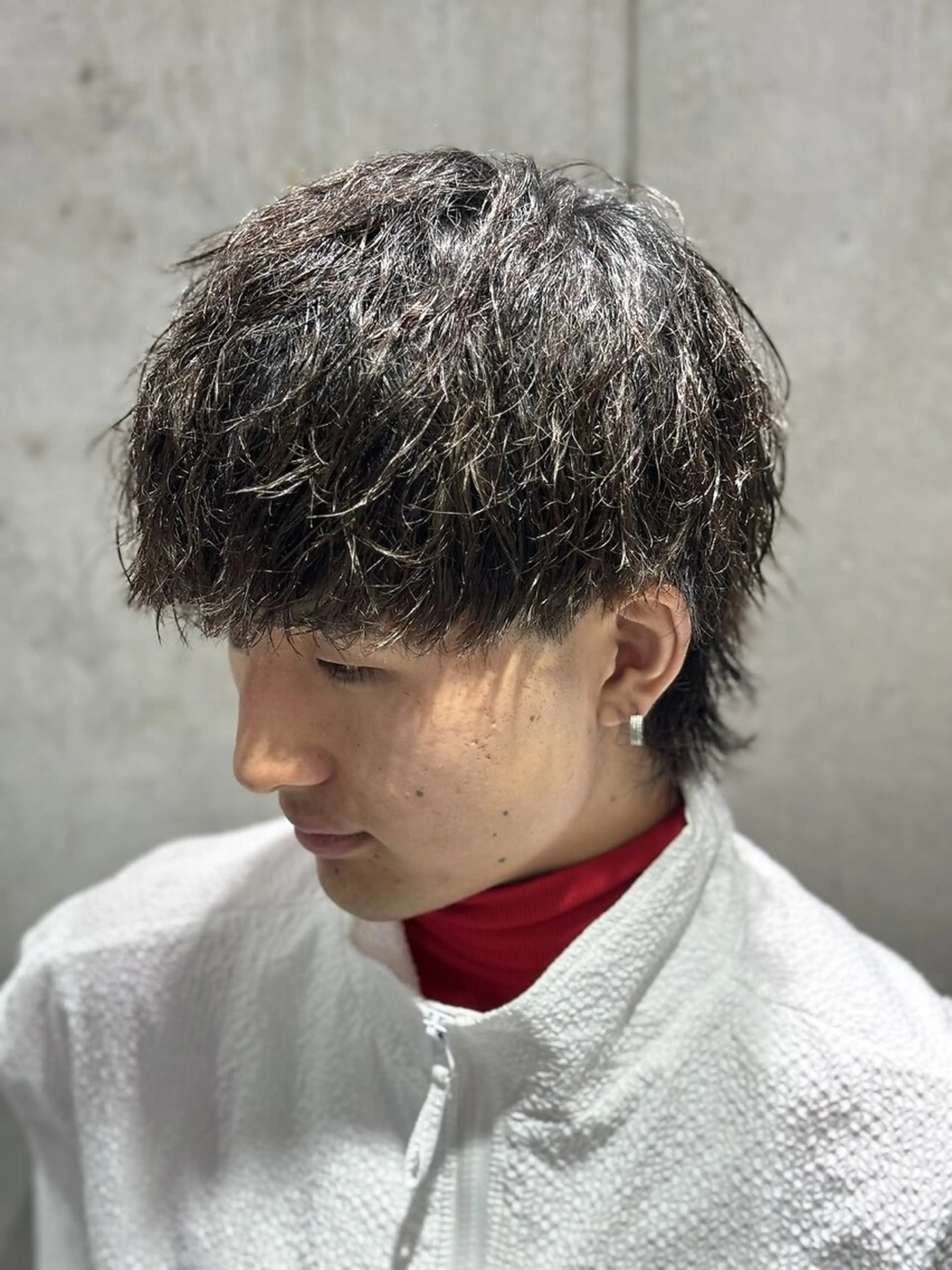 メンズ センターパート ダウンパーマ フェードカット フェザーパーマ カルマパーマ カット 布施メンズ特化美容師 秋山　涼のヘアスタイル