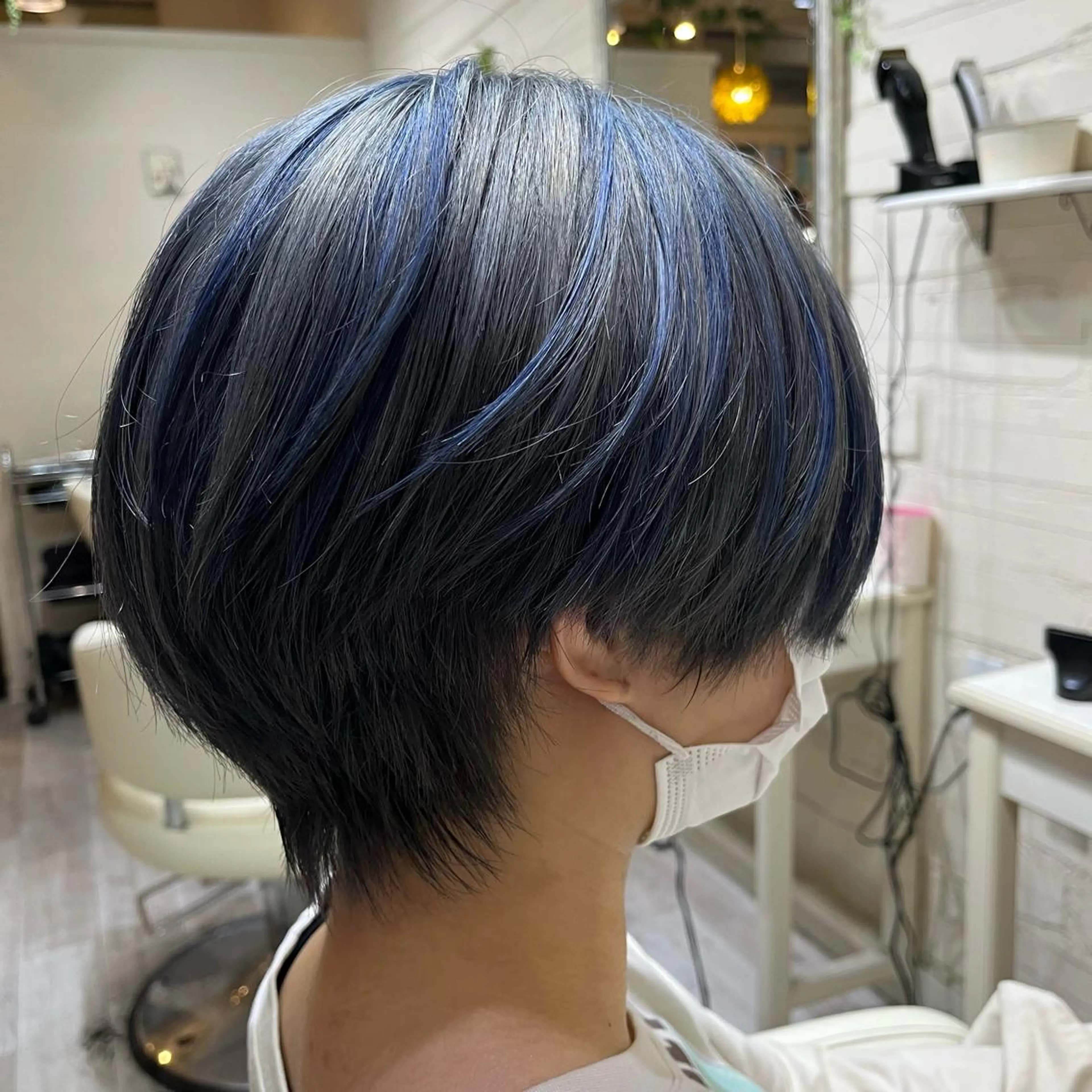 ショート カラー ブリーチ ブルーカラー ハイライトカラー ハイライト カット ヘアカラー カラー職人 なかもと たつひろのヘアスタイル