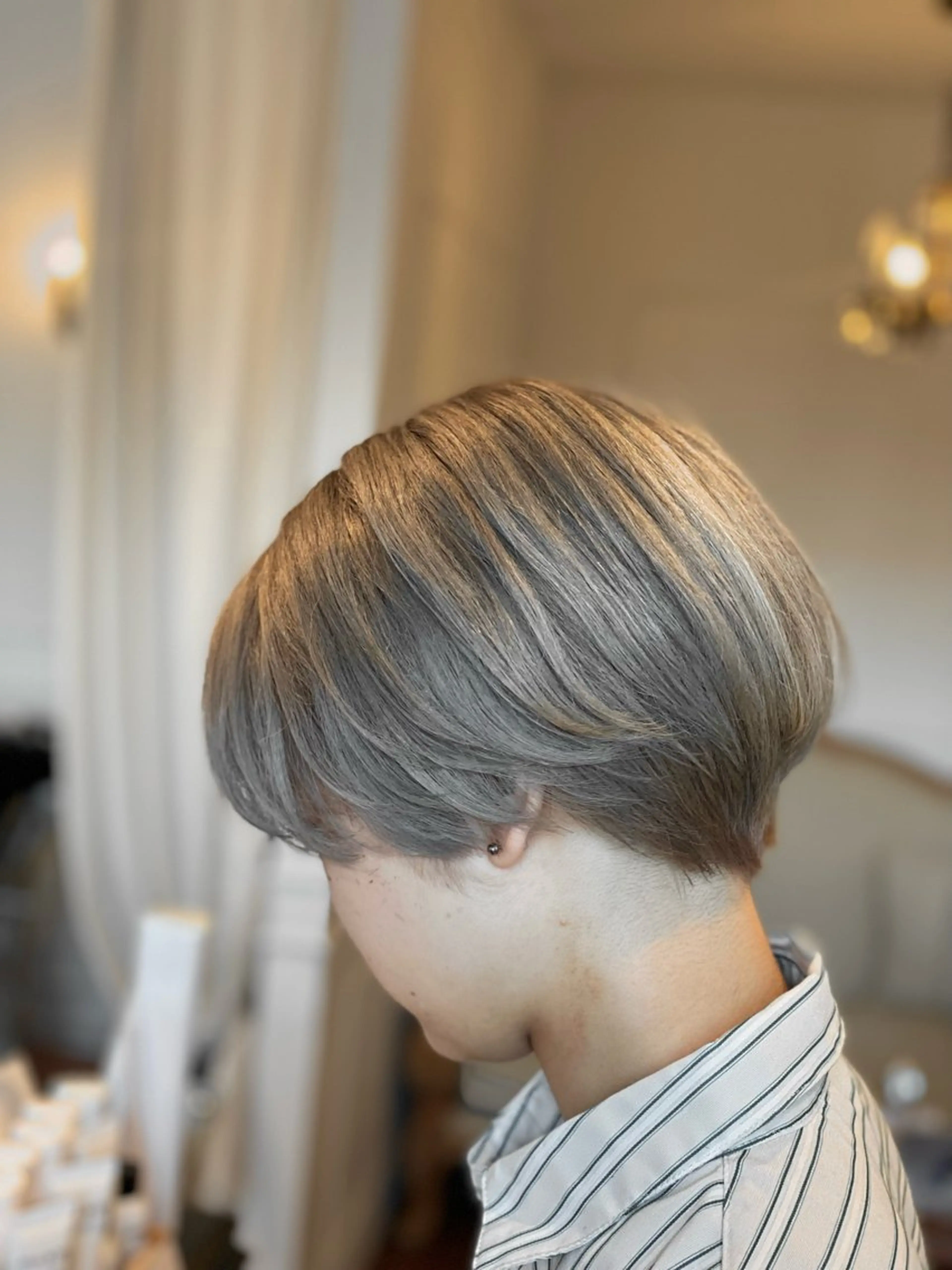 ショート カラー ベージュカラー ブリーチ ダブルカラー ショートヘア 立和名 泉のヘアスタイル