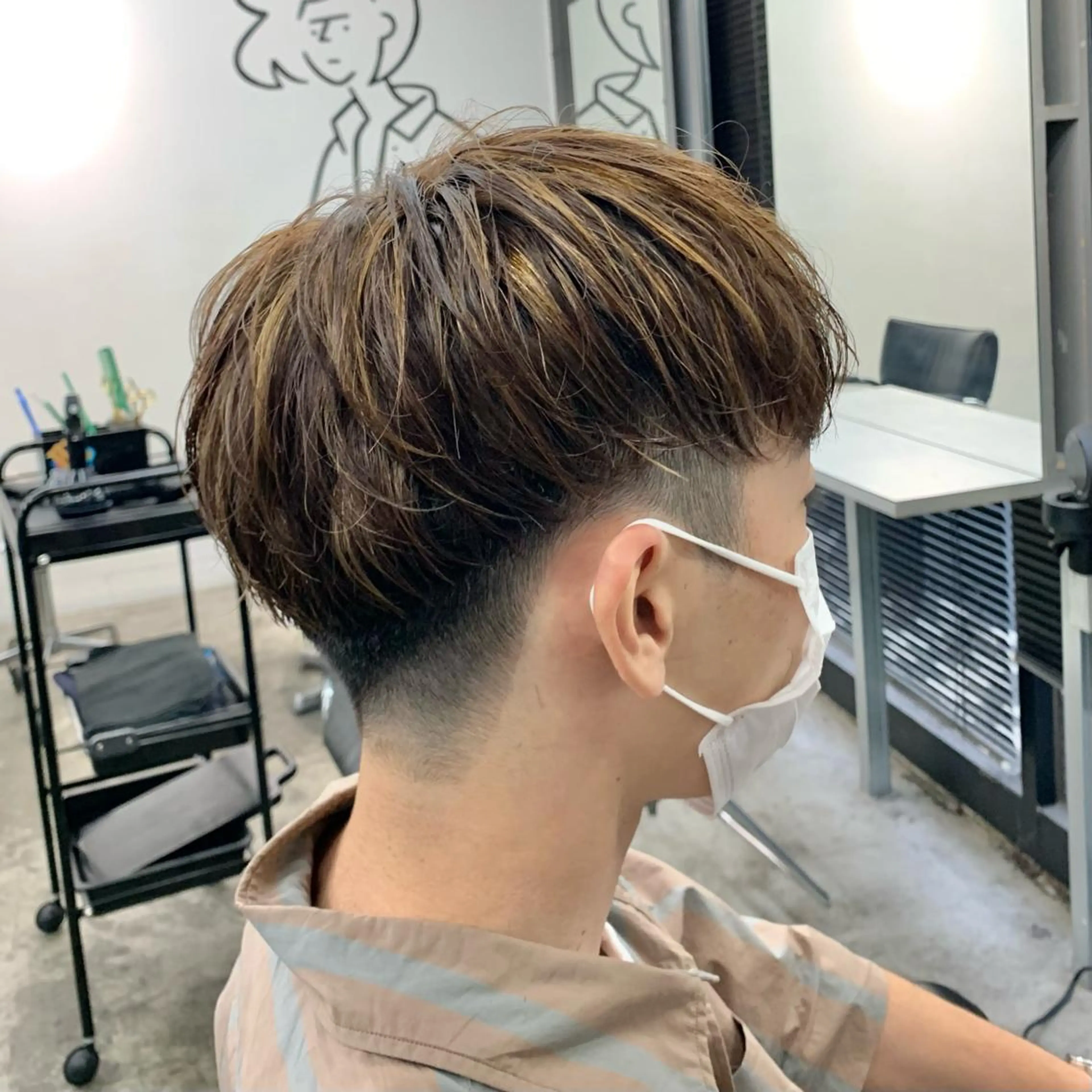ショート カラー メンズ メンズハイライト ハイライトカラー ハイライト カット ヘアカラー メンズ特化美容師/ 藤戸 椋のヘアスタイル