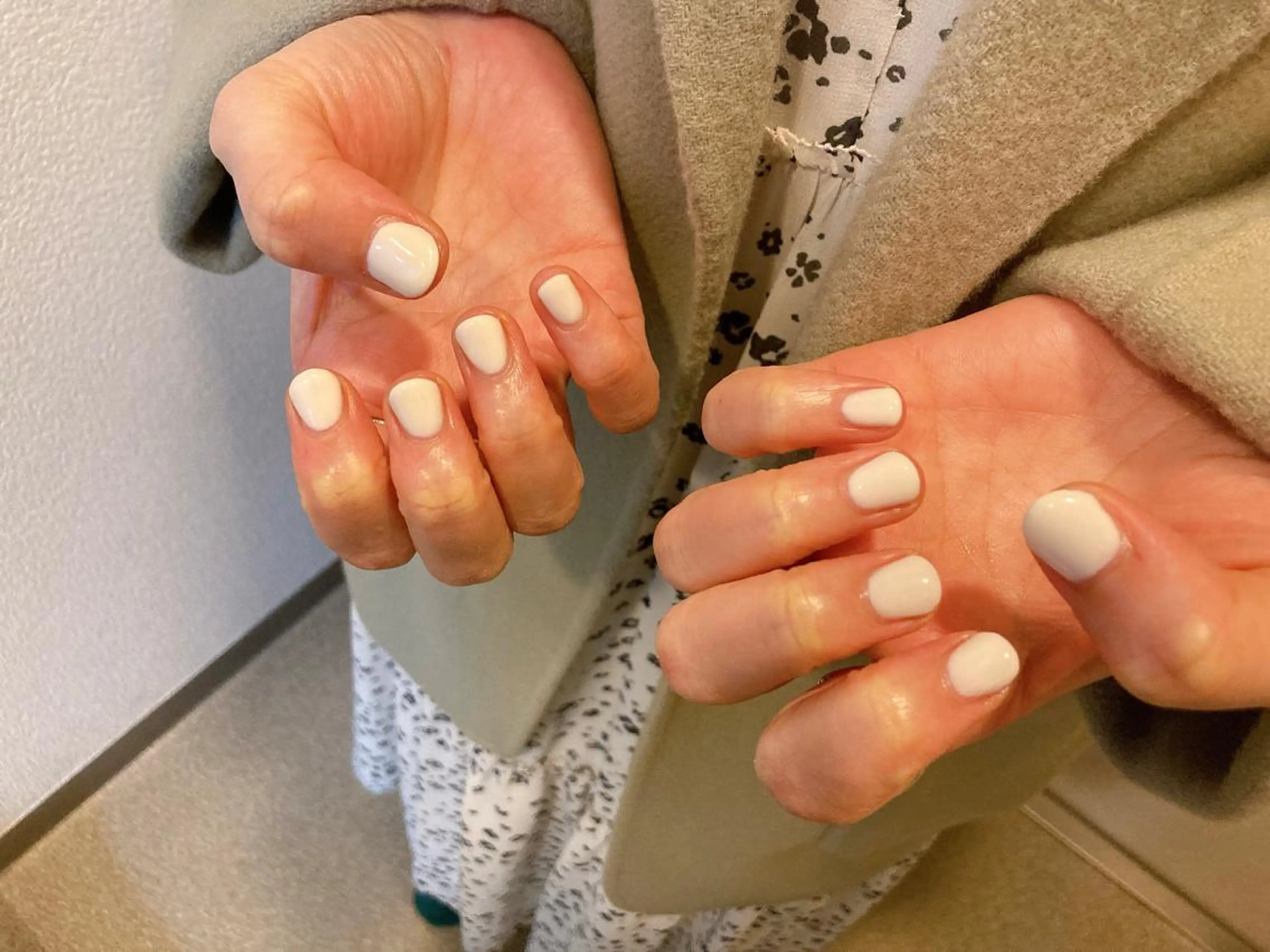 ネイル ワンカラーネイル ホワイト ハンドネイル mogunail &blowのネイルデザイン