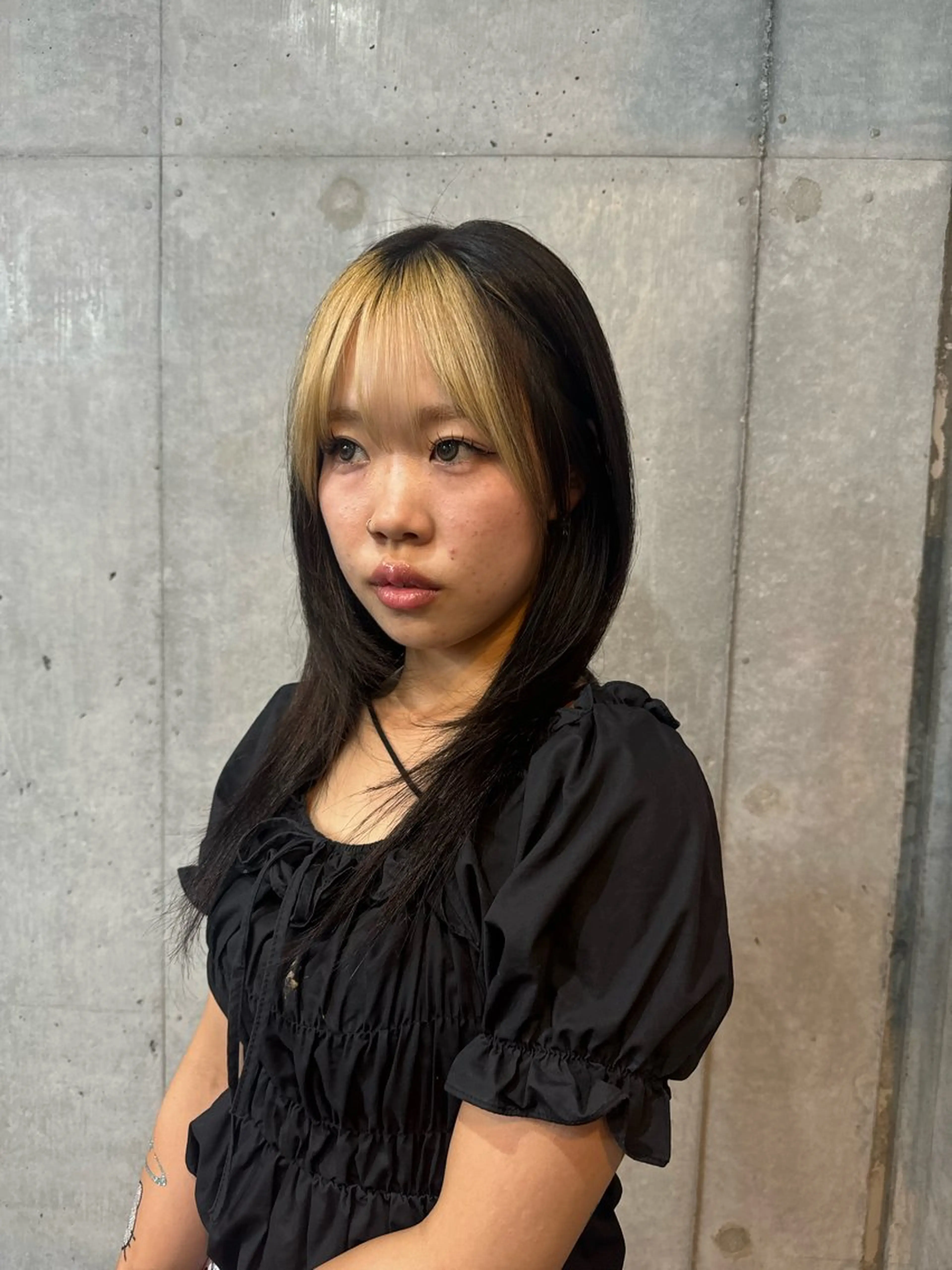 カラー 艶髪/ハイトーン モカのヘアスタイル