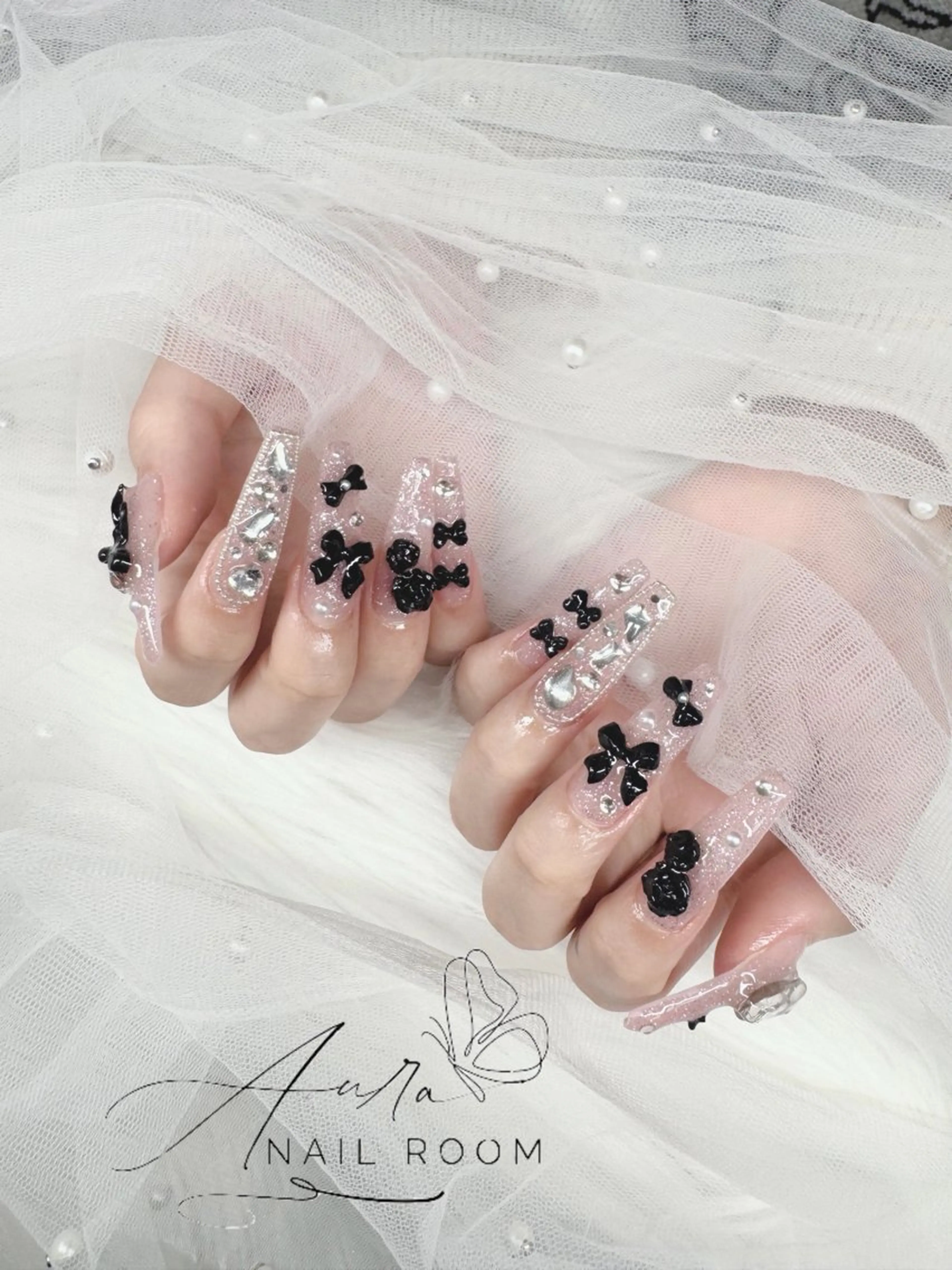 ネイル Luna (Aura nail room)のネイルデザイン