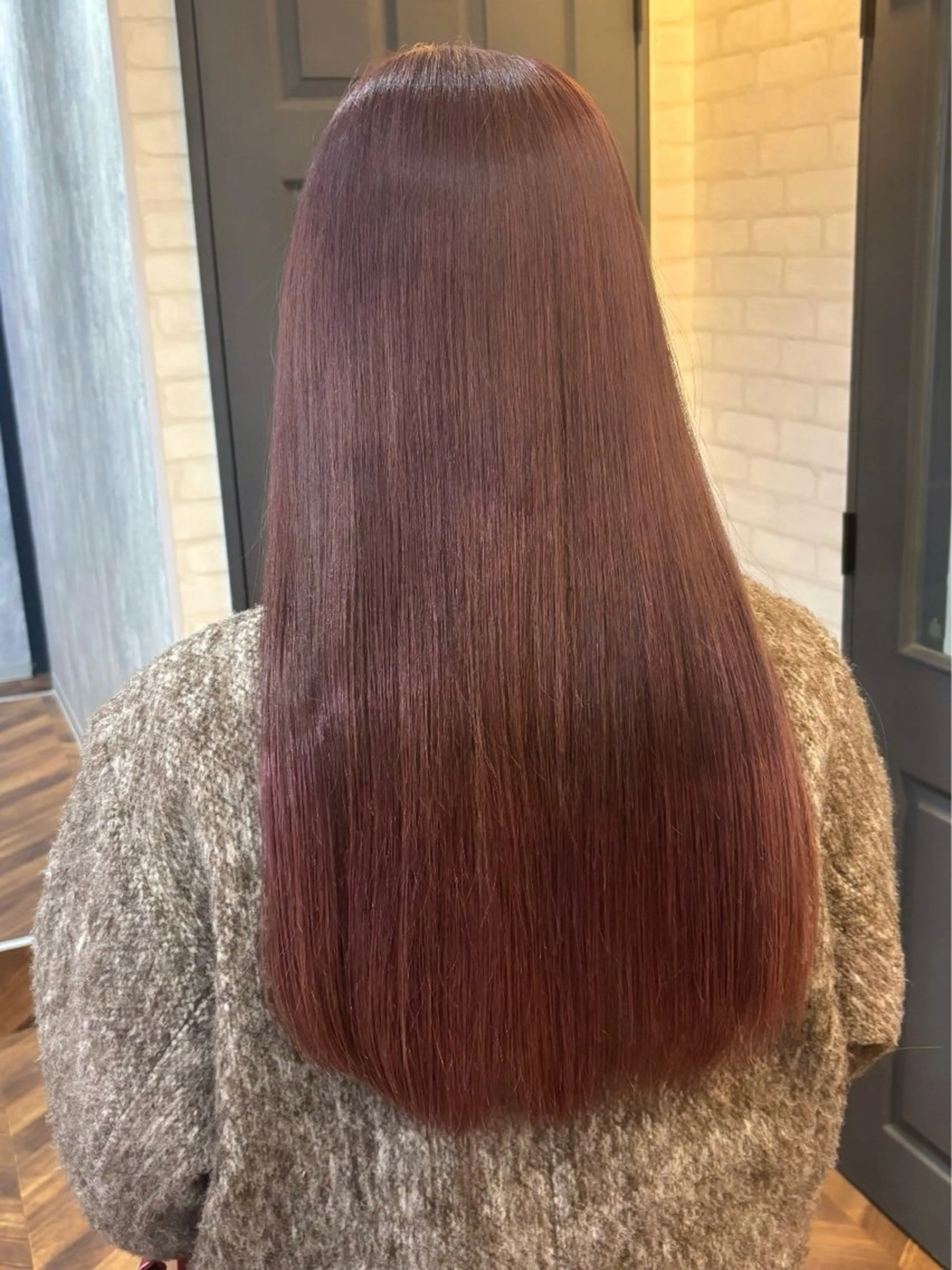 ミディアム カラー ピンクカラー カット ヘアカラー トリートメント 詩乃🎀ピンク 暖色系🫧レイヤーのヘアスタイル