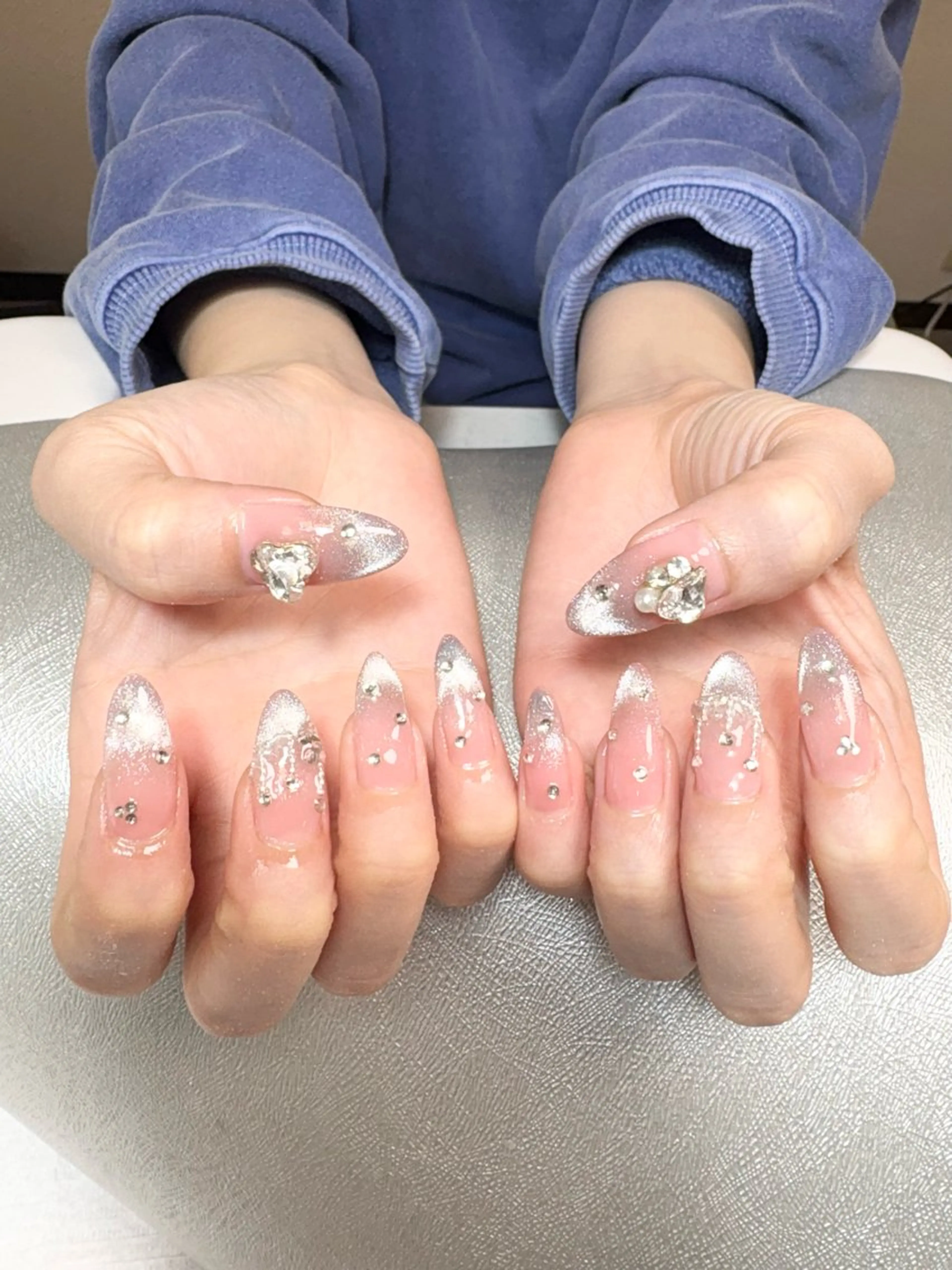 ネイル グラデーション ハート キラキラネイル マグネットネイル ハンドネイル ✨韓国✨nail salonLumieのネイルデザイン