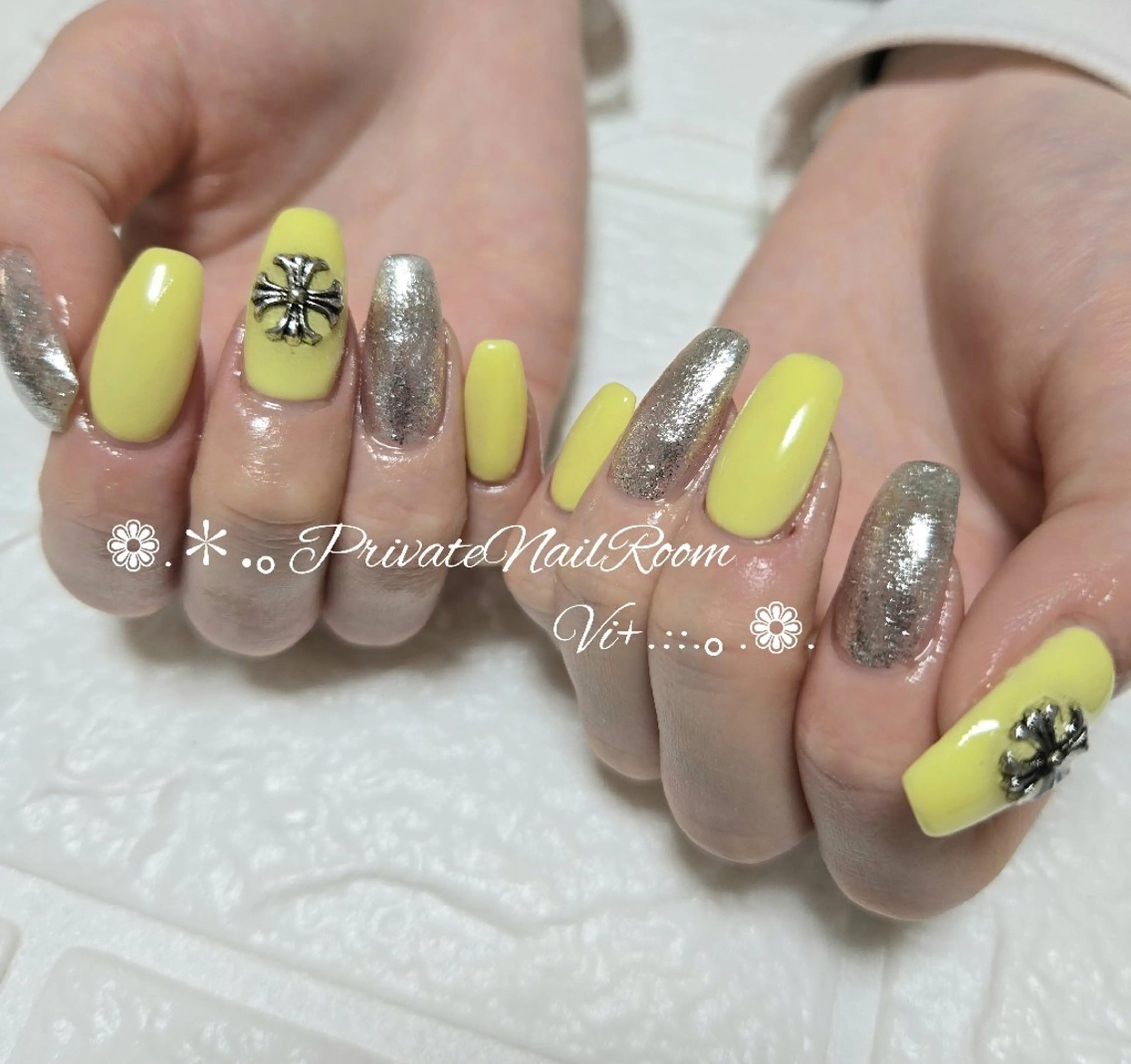 ネイル ハンドネイル Nail Room Vi+のネイルデザイン
