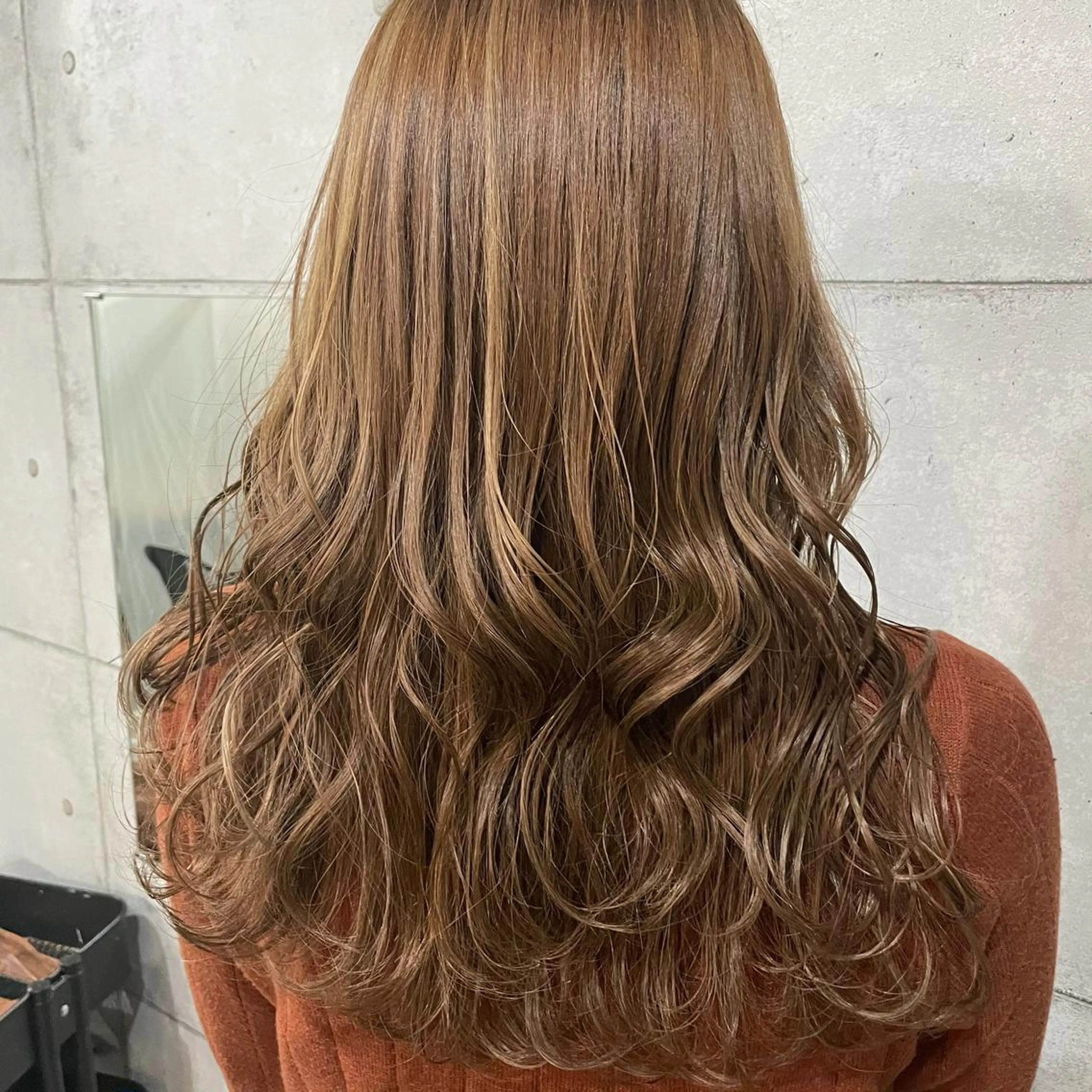 ミディアム カラー パーマ ヘアアレンジ メンズ キッズ ネイル マツエク・マツパ メンズブリーチ ブリーチ 切りっぱなしヘアボブ ミディアムヘアRYOのヘアスタイル