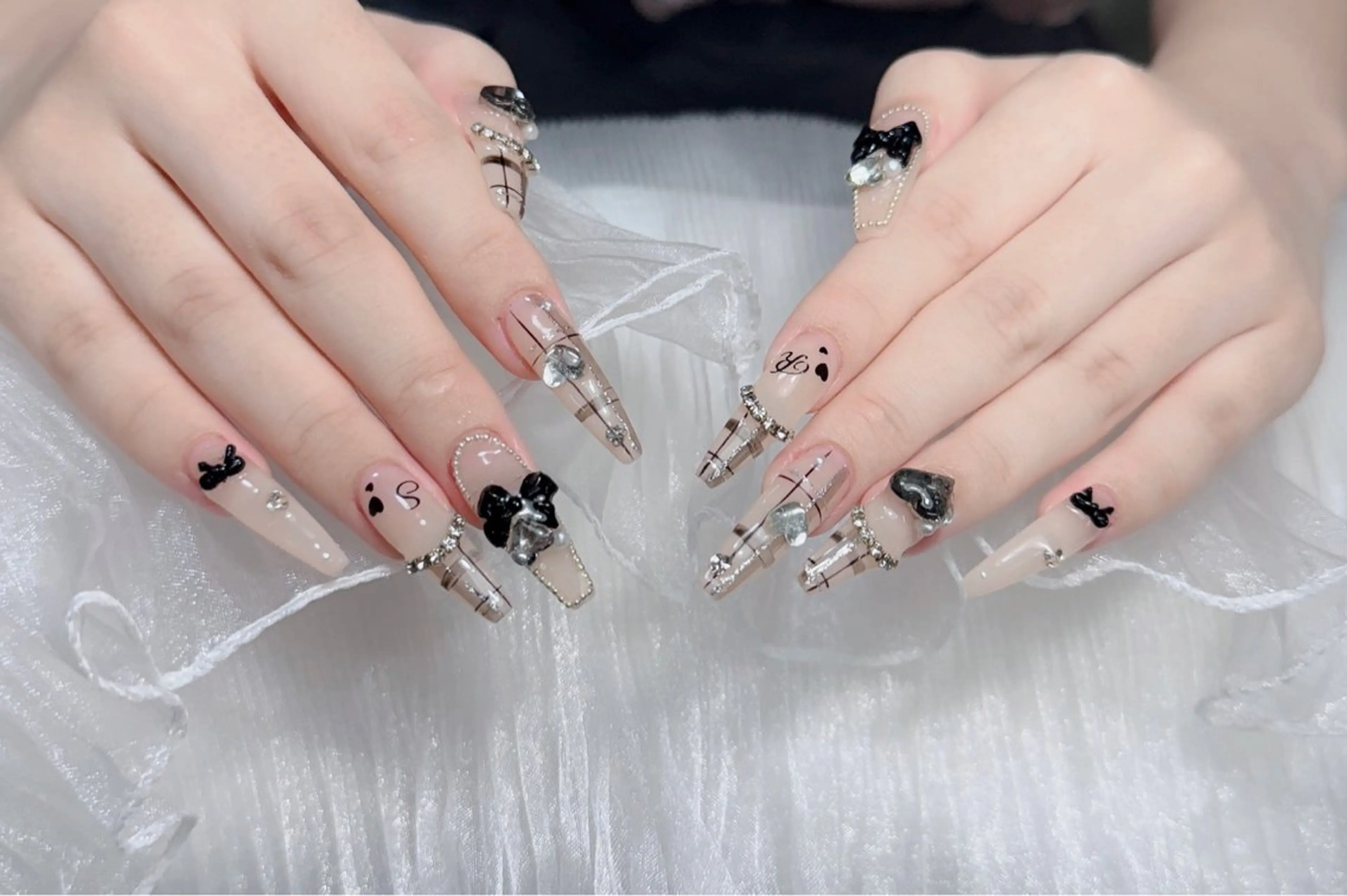 ネイル アートネイル フレンチネイル ジェルネイル 韓国ネイル マグネットネイル ハンドネイル Lenie Nailsのネイルデザイン