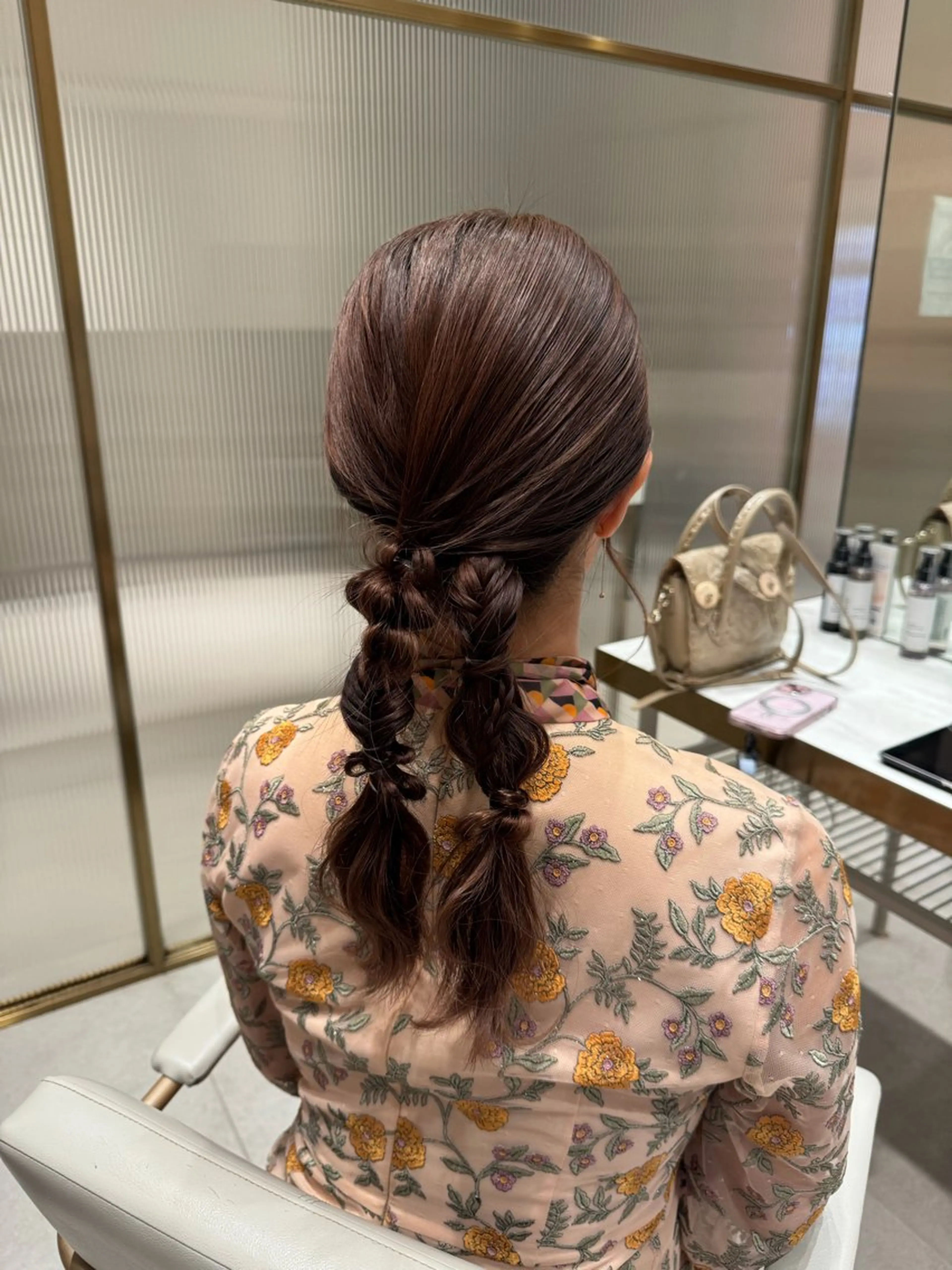 セミロング ヘアセット おかの まひろのヘアスタイル