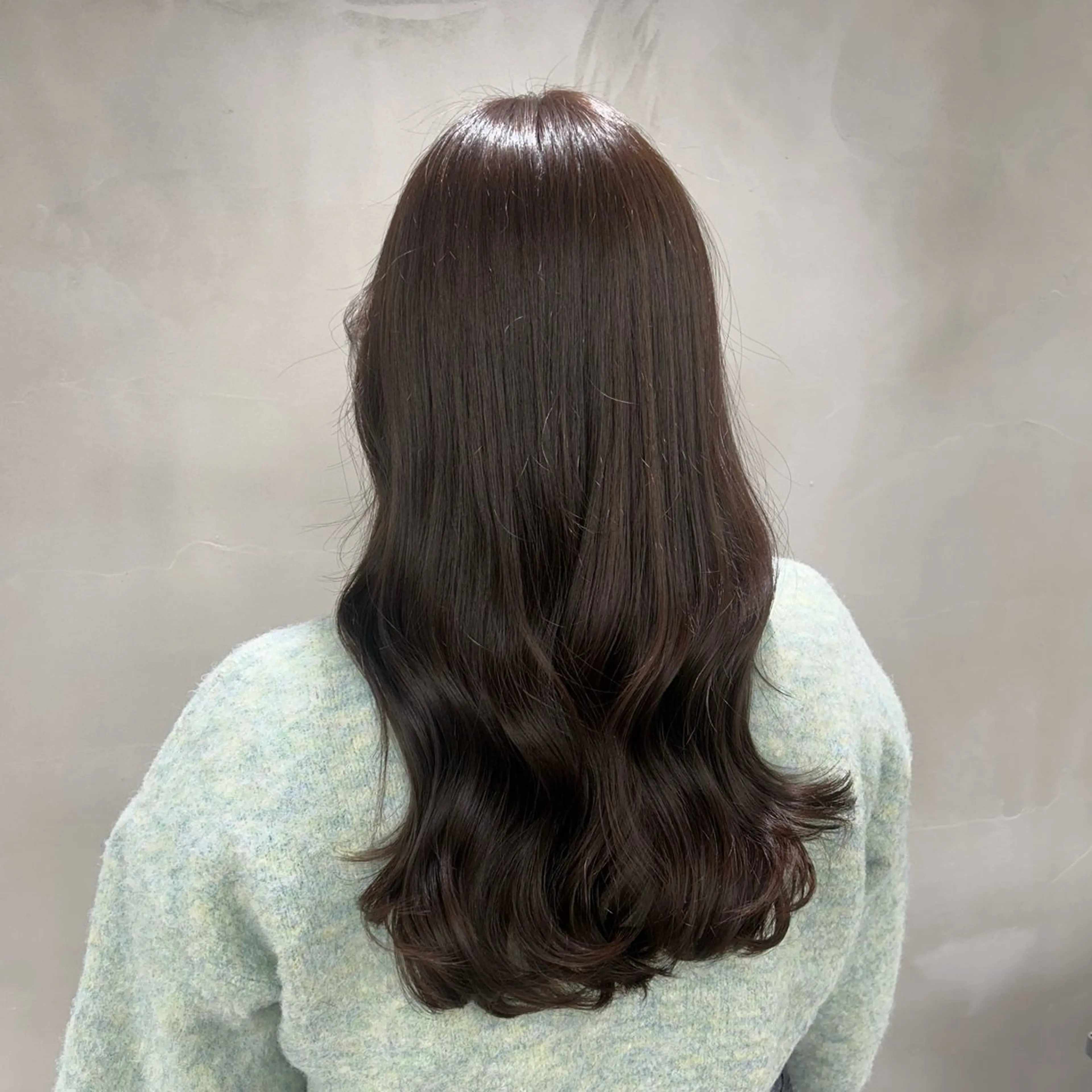 セミロング カラー [透明感カラ ー🥣💕]高木愛理のヘアスタイル