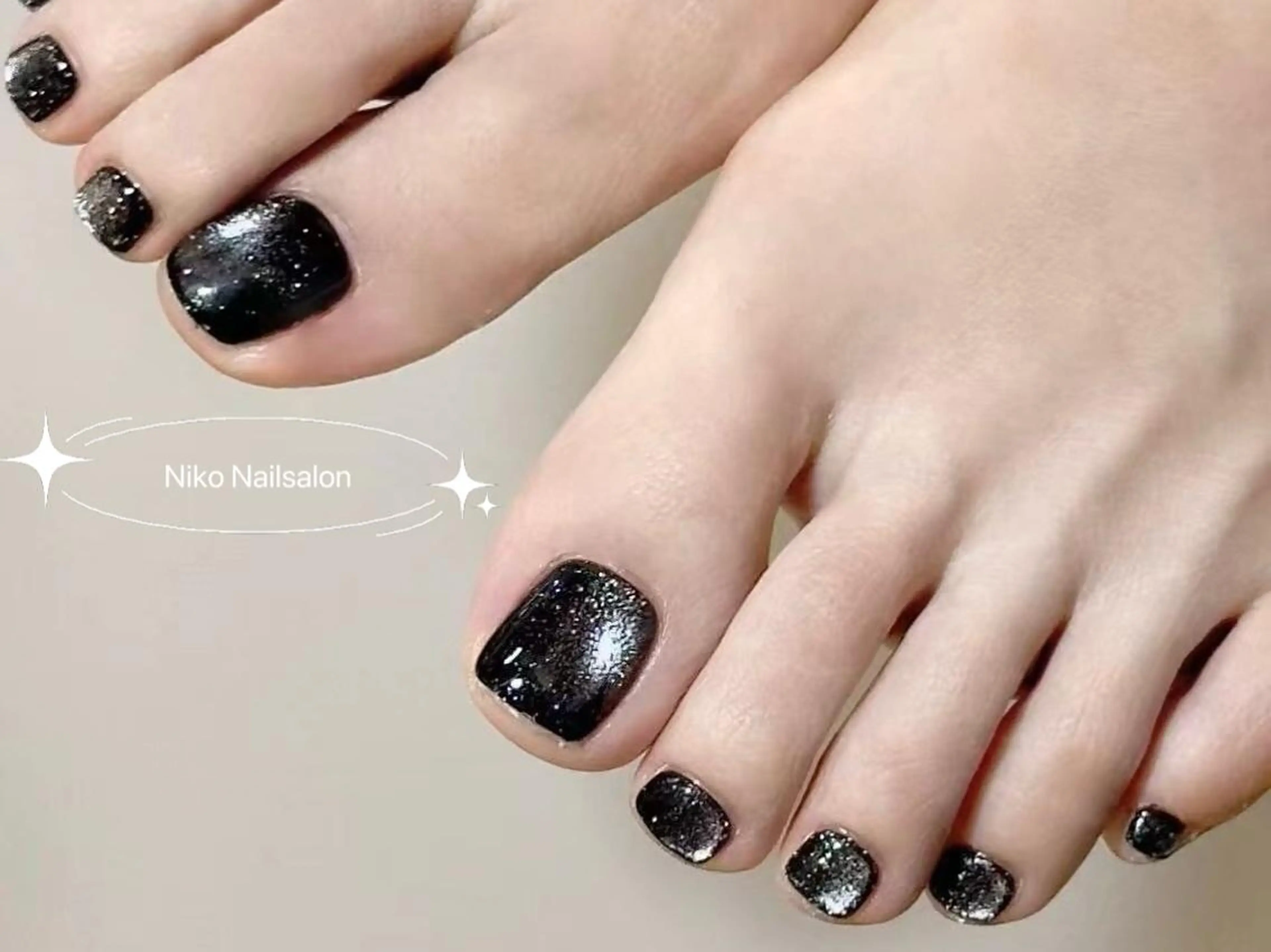 ネイル 長さ出し フットネイル フレンチネイル ジェルネイル ガラスフレンチ Nikoネイルサロン 本八幡店のネイルデザイン