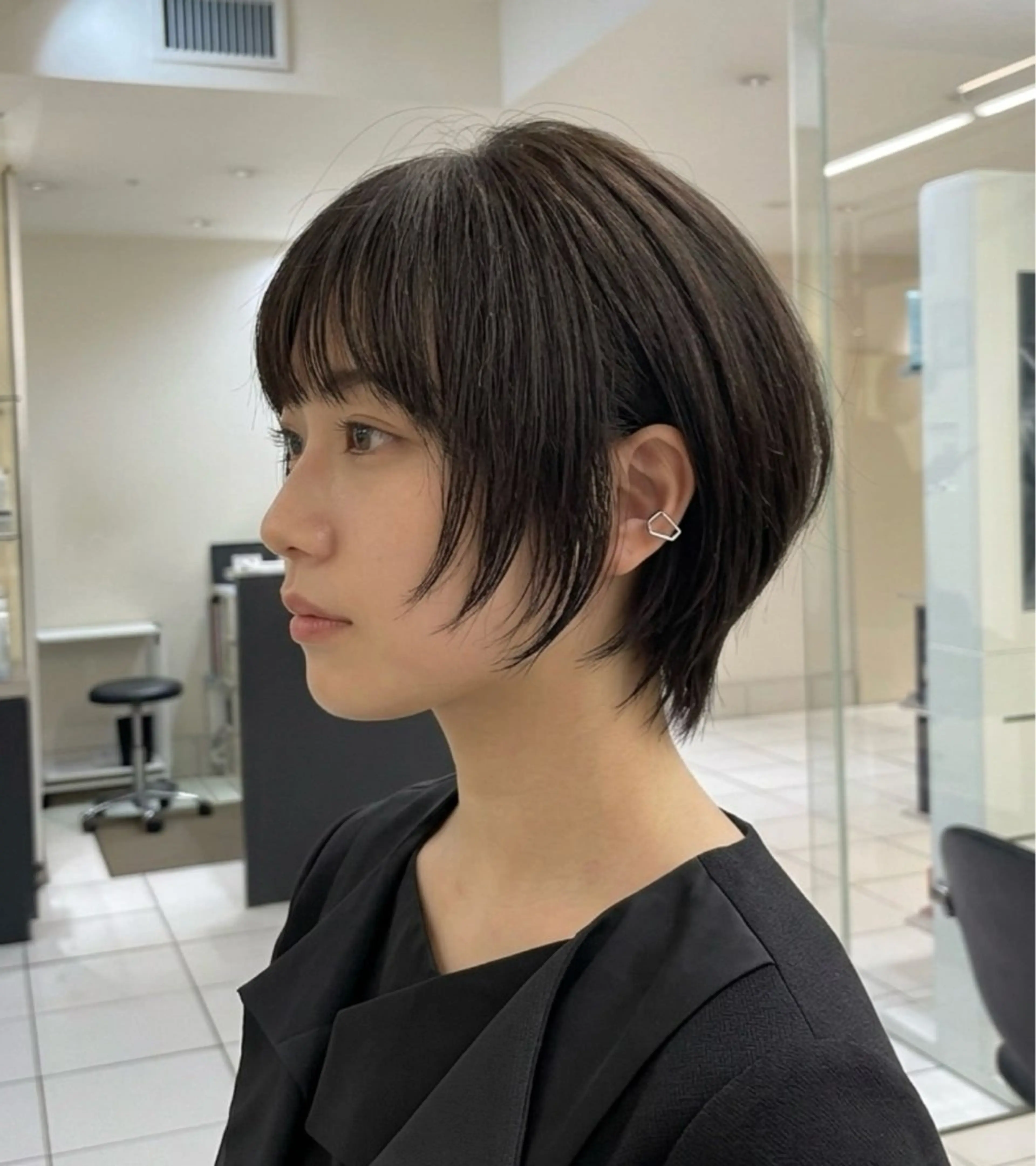 ショート カラー 岡本 七星のヘアスタイル