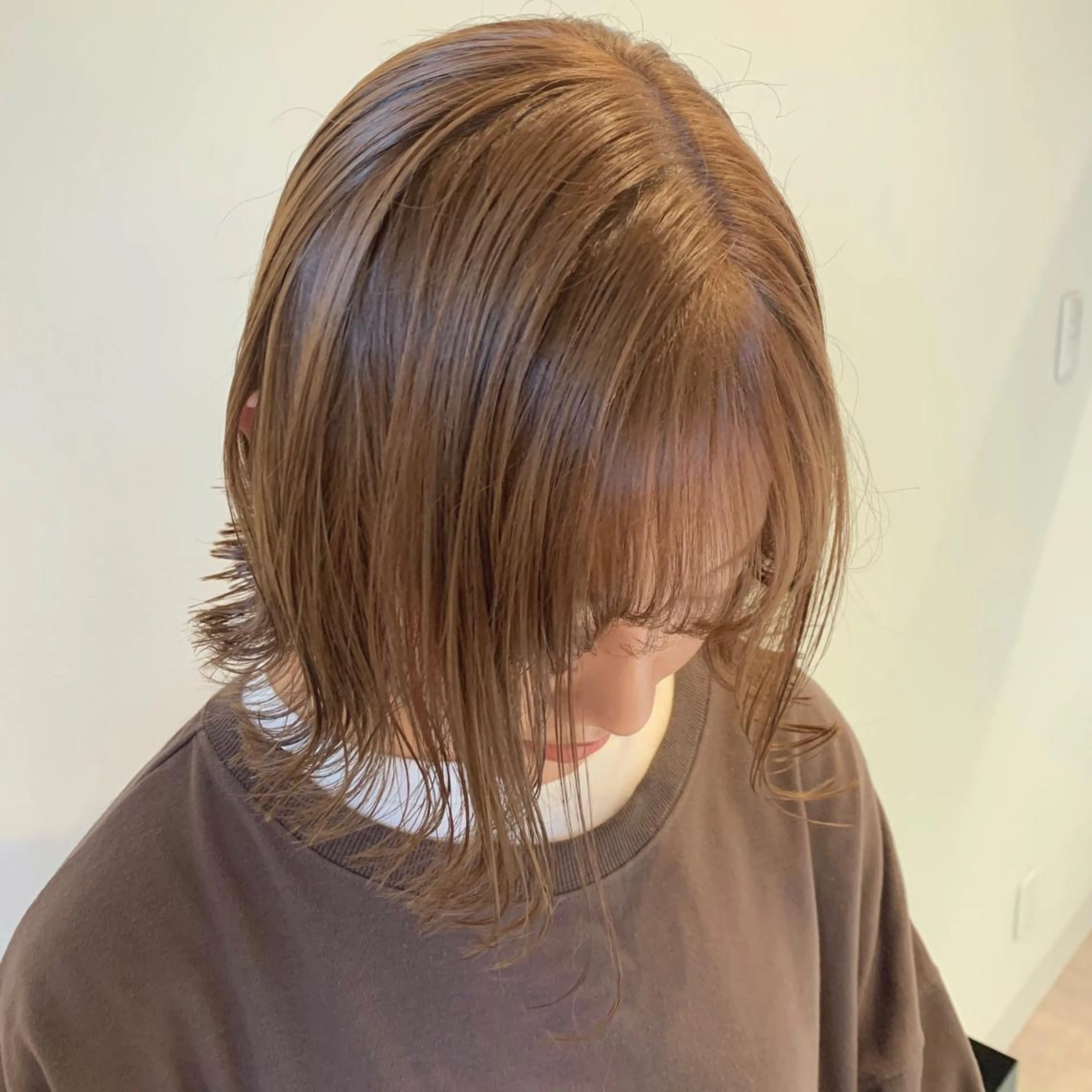 ショート カラー ベージュカラー ブリーチ 透明感カラー ハイライトカラー ミルクティーベージュ 清水 亮太／赤み消しカラーのヘアスタイル