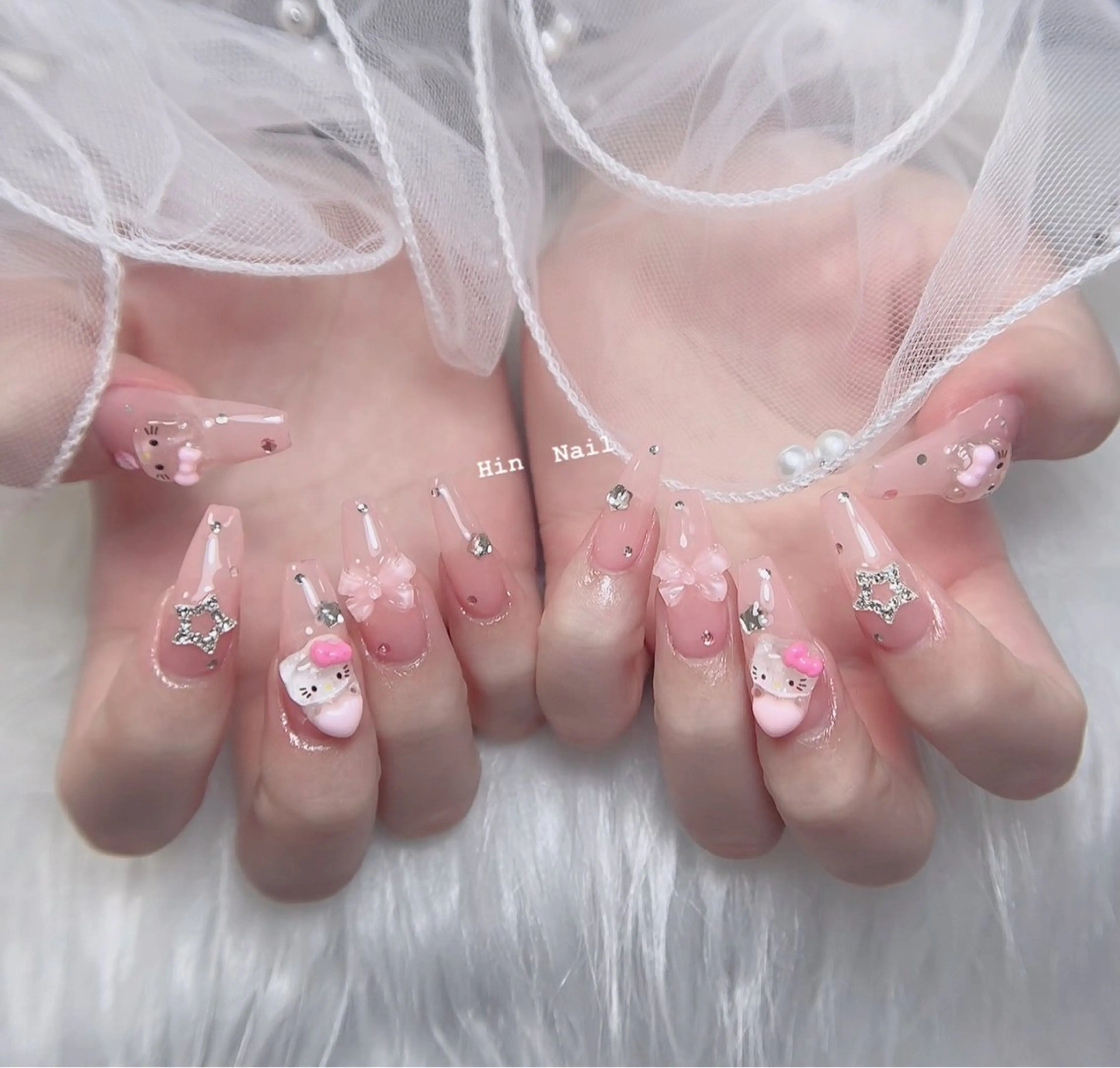 ネイル ハンドネイル Hin Nailsのネイルデザイン