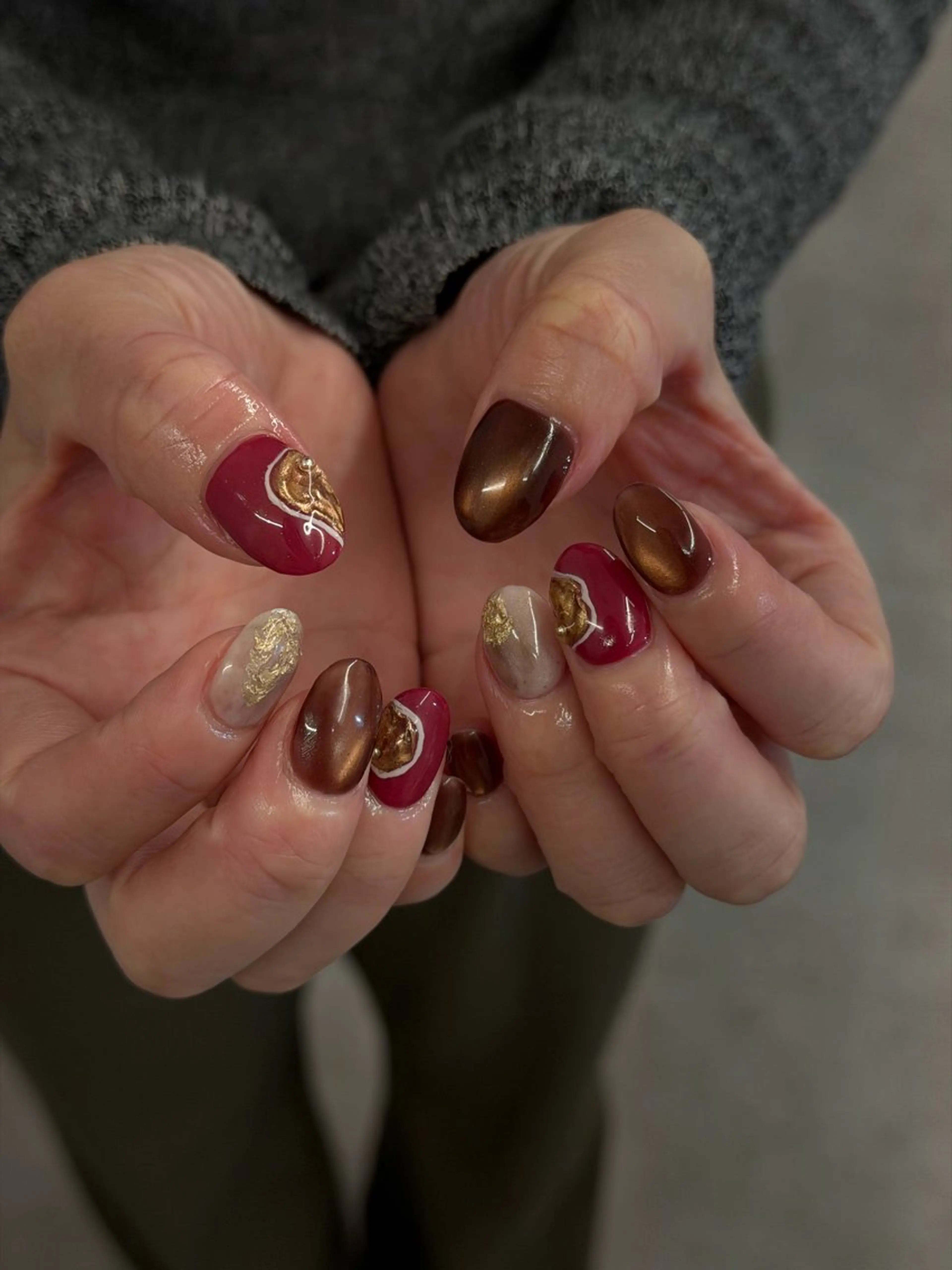 ネイル ブラウン ジェルネイル マグネットネイル ニュアンスネイル ワンカラーネイル ハンドネイル ハンドケア Bana_ Nailのネイルデザイン