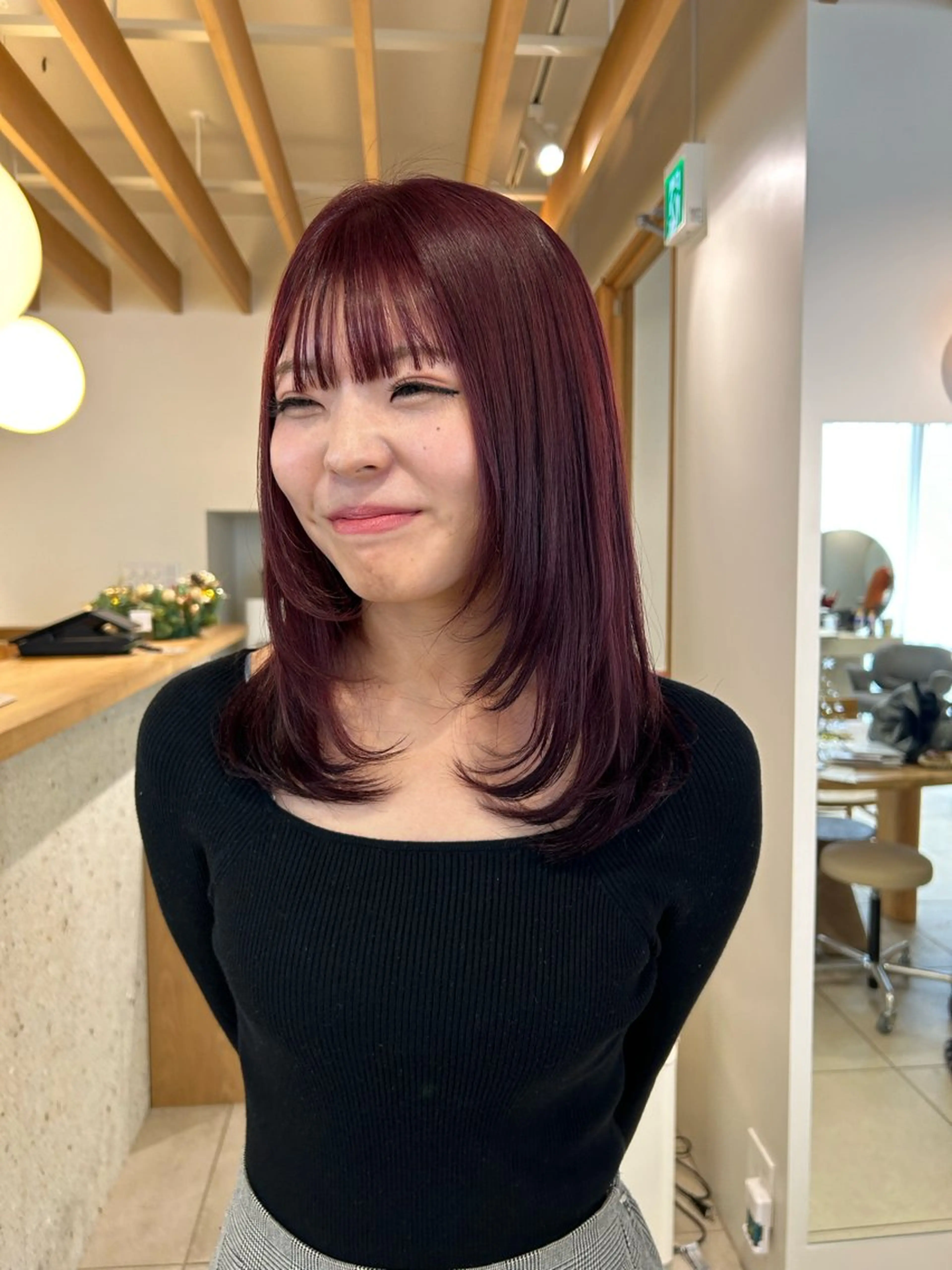 セミロング カラー 角田 桃香のヘアスタイル