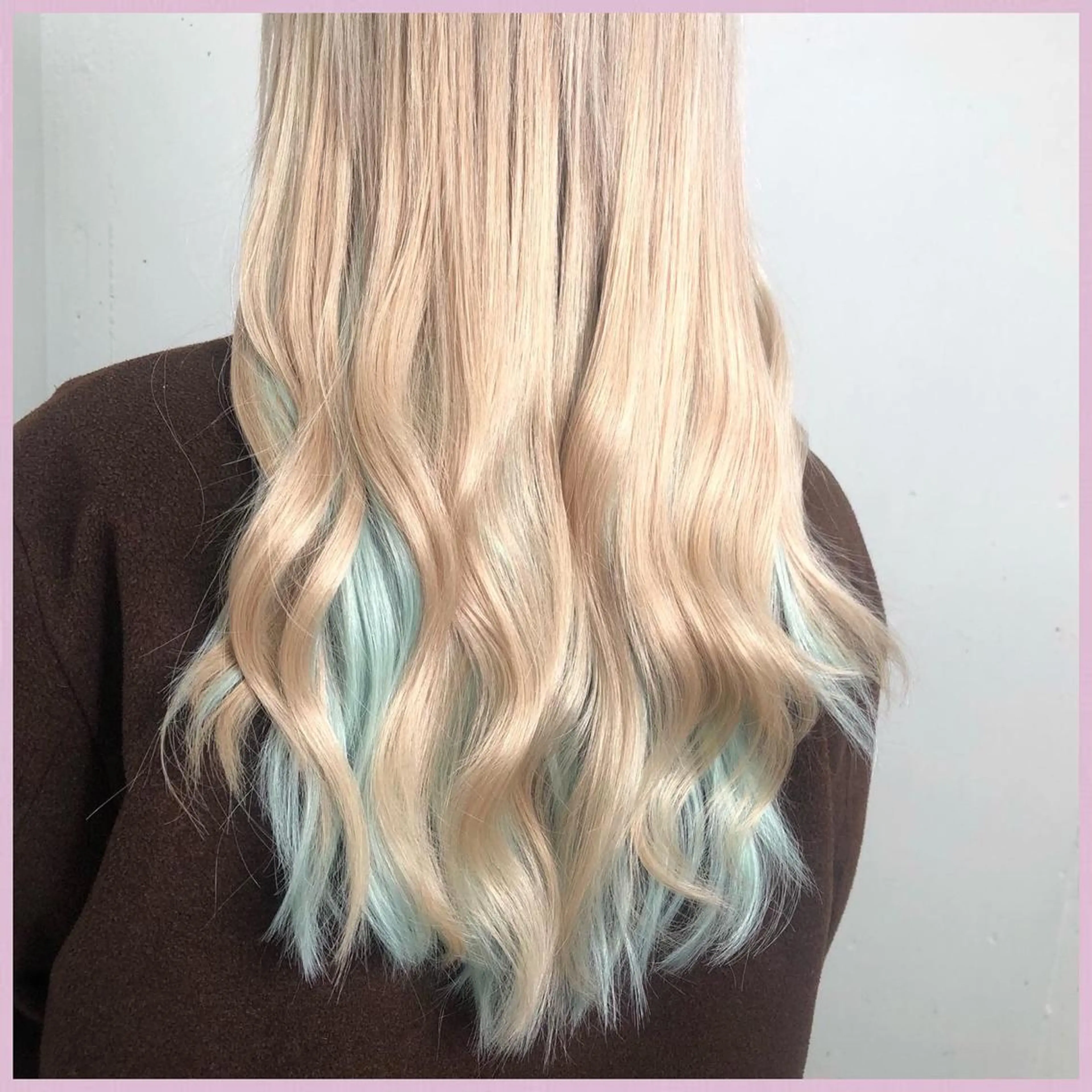 ロング カラー ヘアアレンジ 編み込みエクステ シールエクステ ベージュカラー イヤリングカラー インナーカラー カット エクステ ヘアセット 八巻 晴香のヘアスタイル