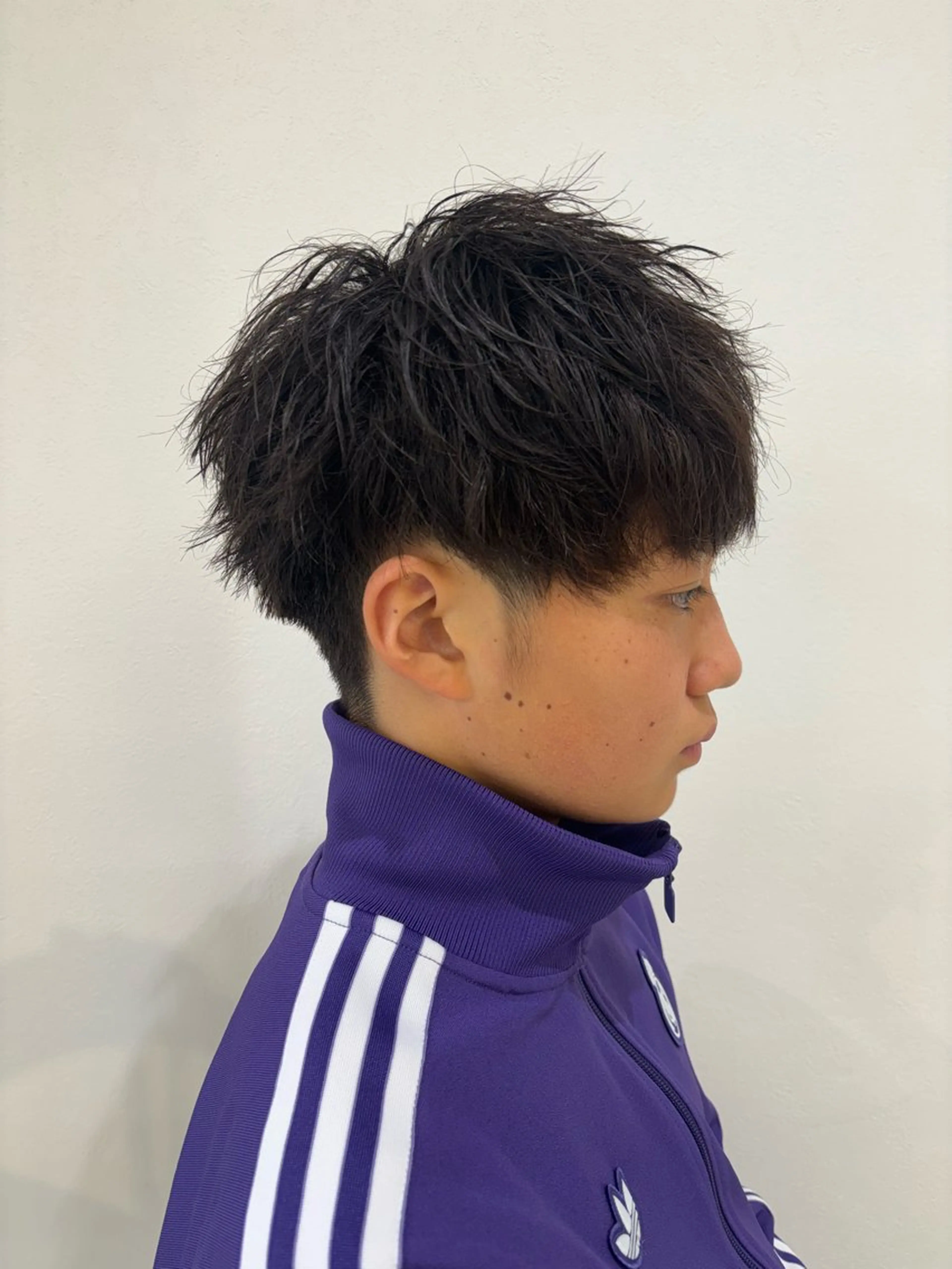 パーマ メンズ ビジネス メンズパーマ スペインカール 波巻きパーマ ニュアンスパーマ カット パーマ ニュアンスパーマ/ フェザー/マッシュのヘアスタイル