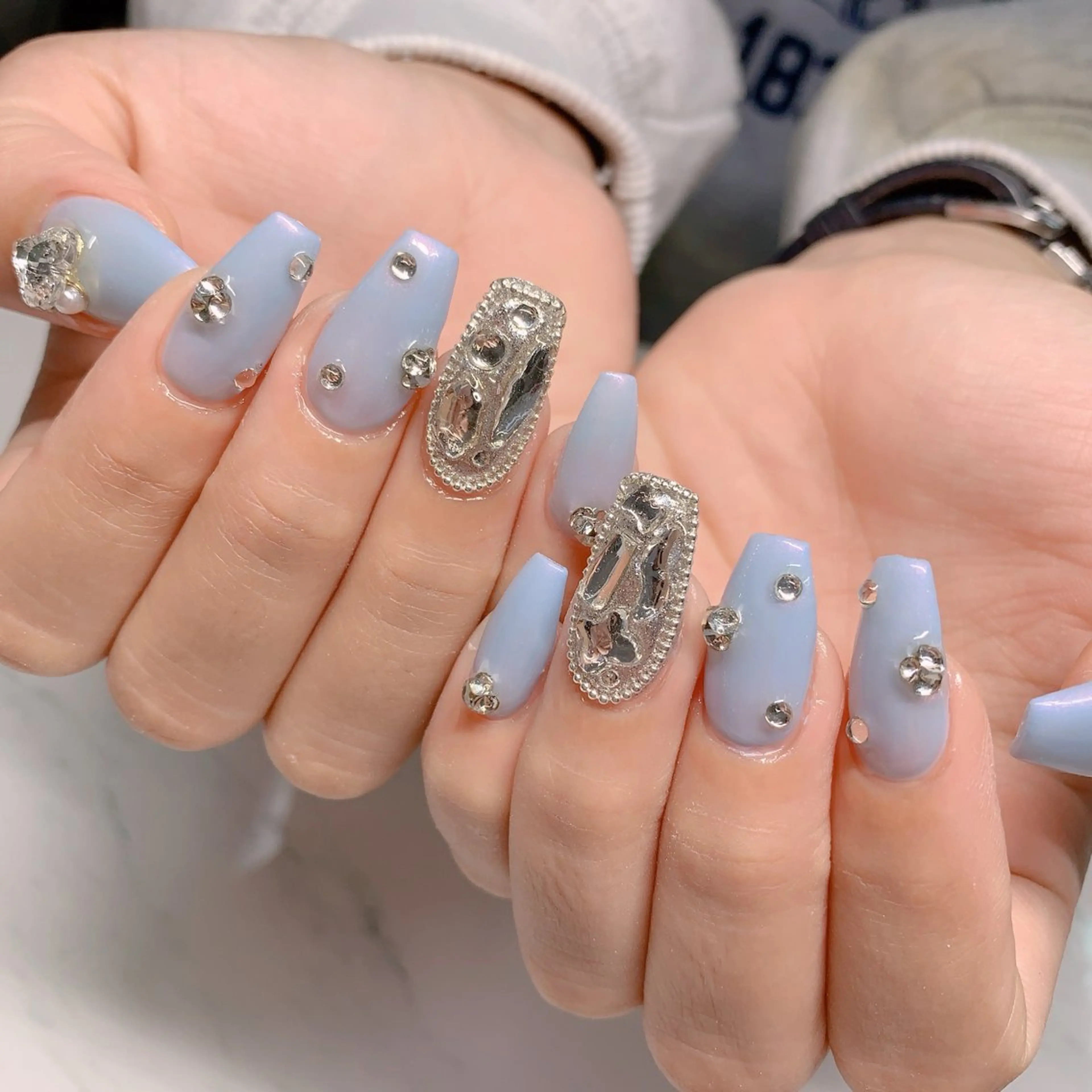 ネイル オーロラネイル 長さ出し フットネイル ジェルネイル キラキラネイル ハンドネイル インフィニティ ネイルサロンのネイルデザイン