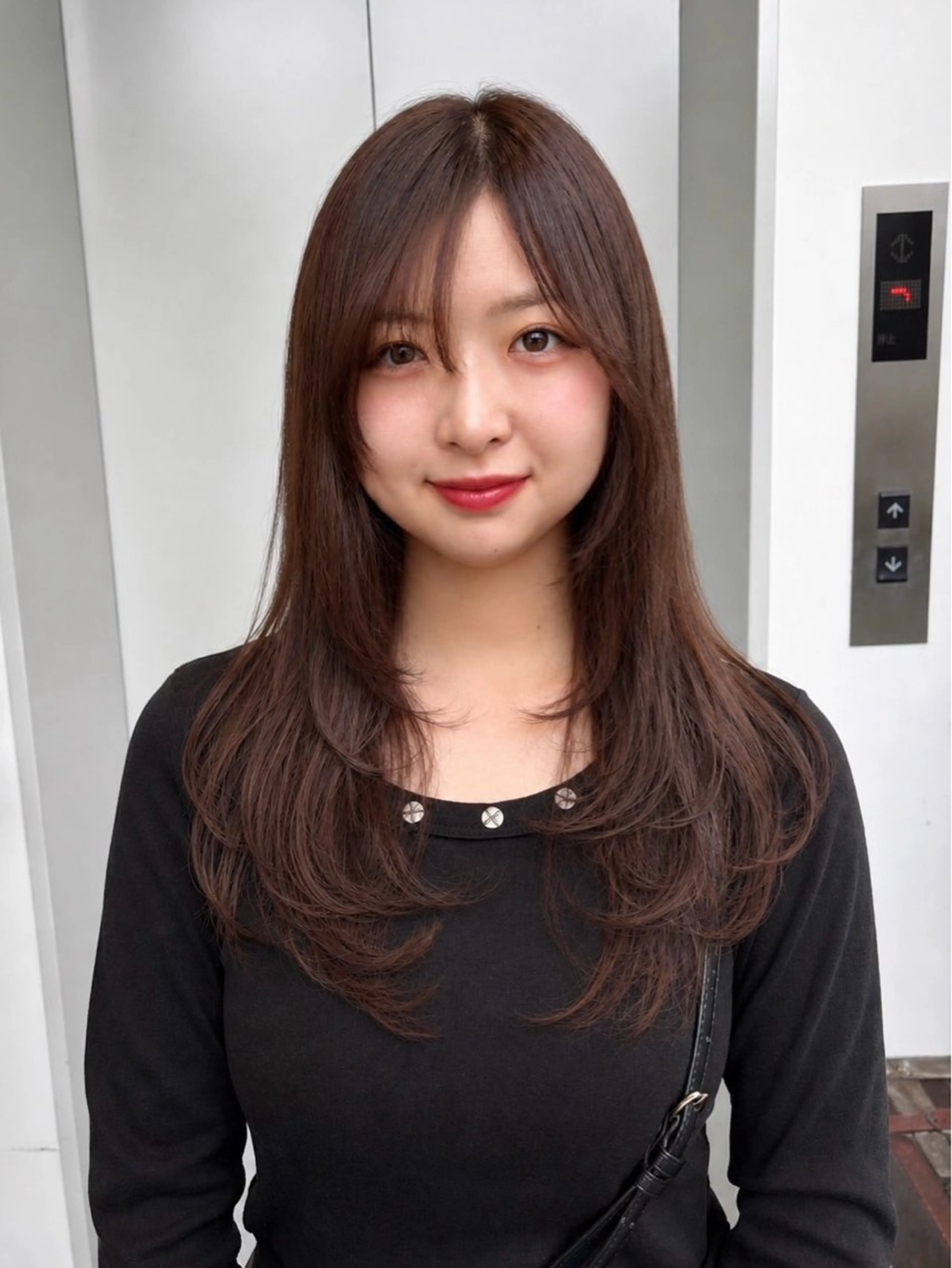 セミロング カラー カット ヘアカラー トリートメント 韓国レイヤー× 透明感カラー|ユウキのヘアスタイル
