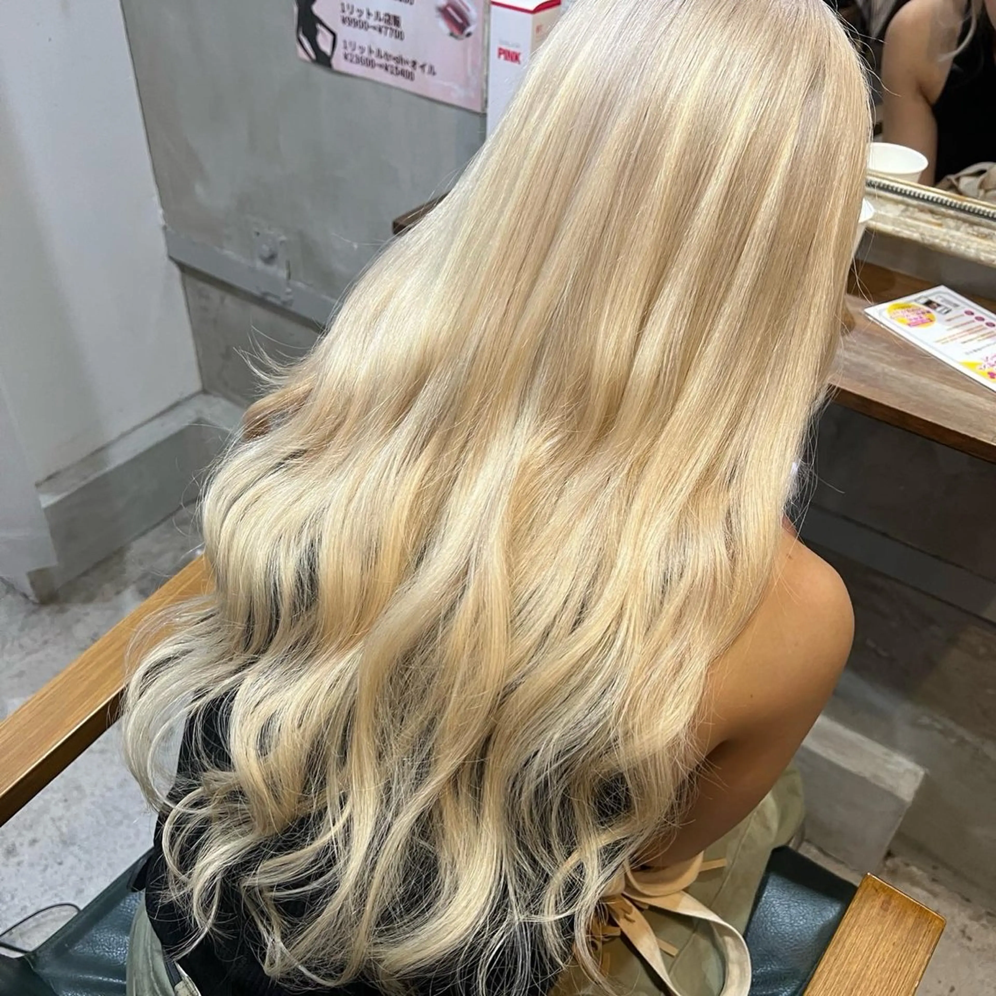 セミロング カラー プルエクステ シールエクステ セミロングパーマ 黒髪 ブリーチ ヘアカラー トリートメント 💎ルフレ歌舞伎町 💎プルエクステのヘアスタイル