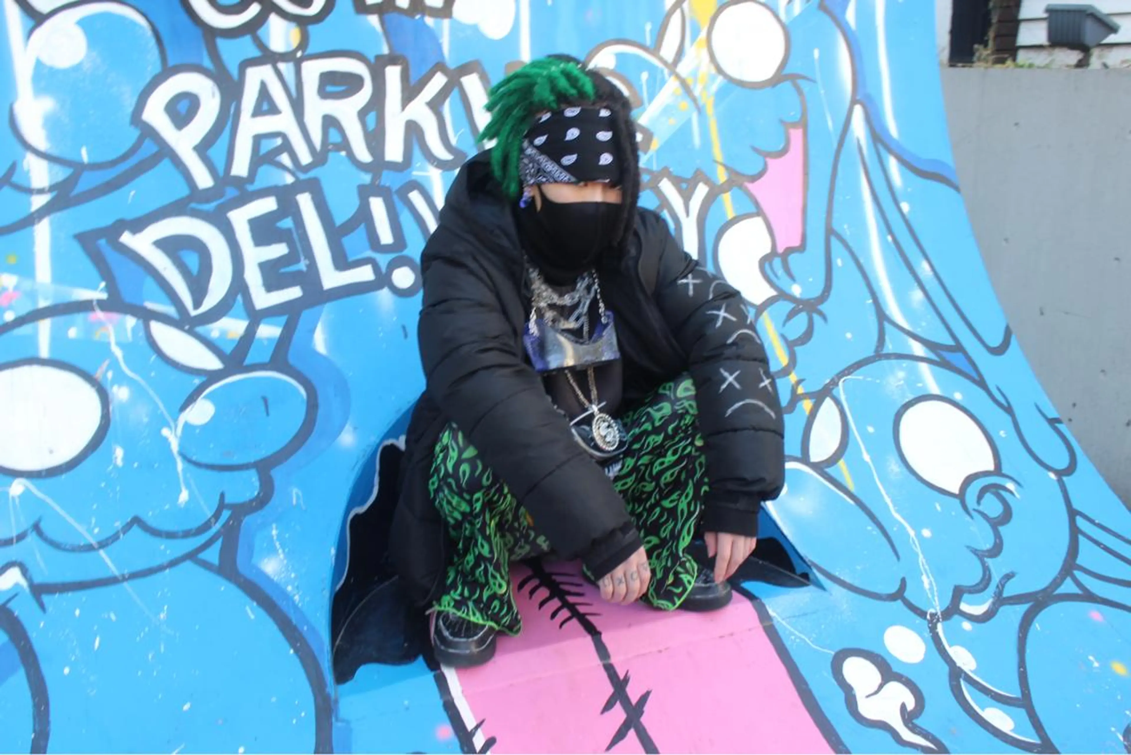 ミディアム カラー ヘアアレンジ レッドカラー エクステ 🌈派手髪エクステ ブレイズ🌈ひろとのヘアスタイル