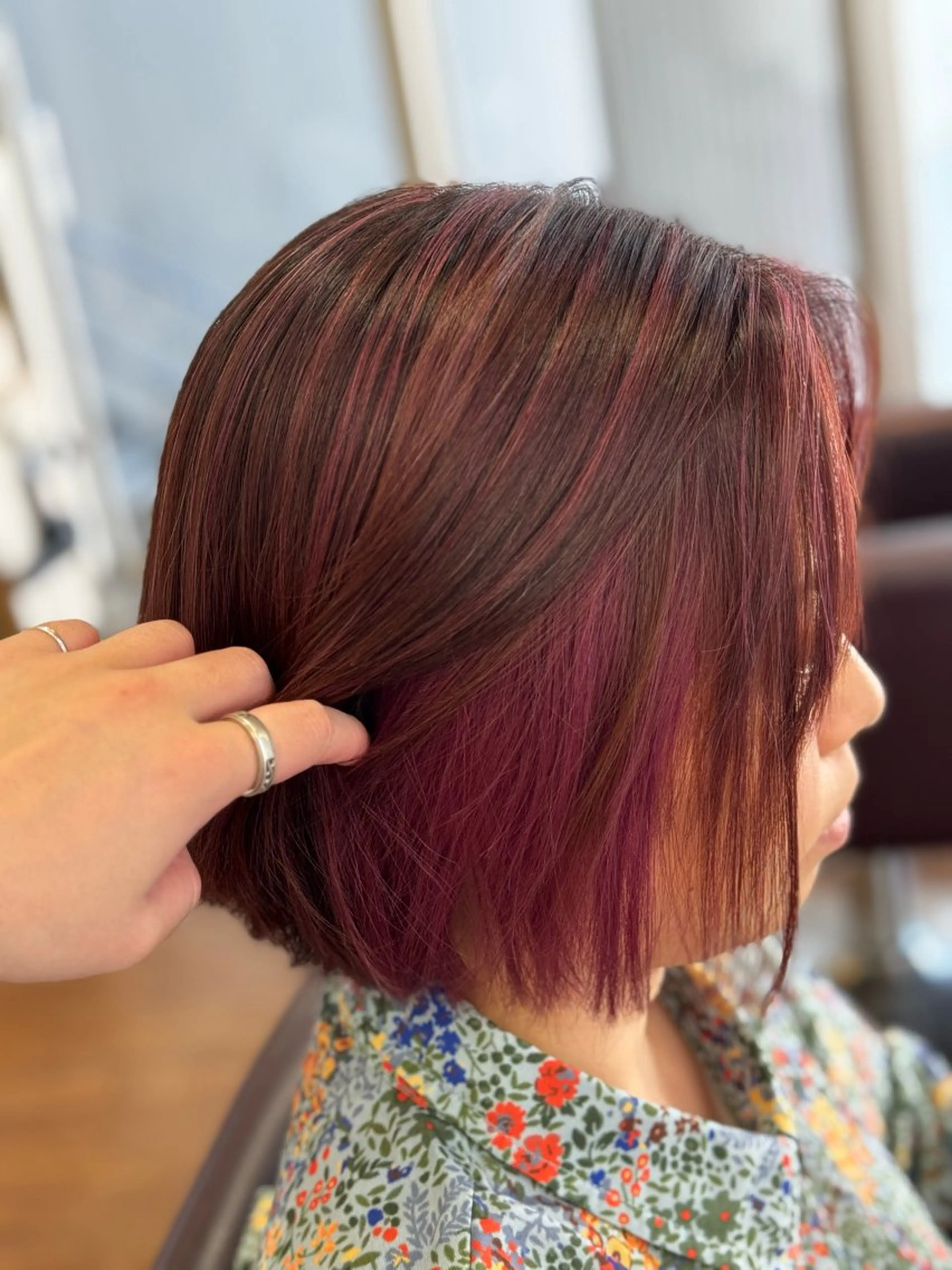 ショート カラー ハイトーンカラー インナーカラー ピンクカラー 小林 光紗のヘアスタイル