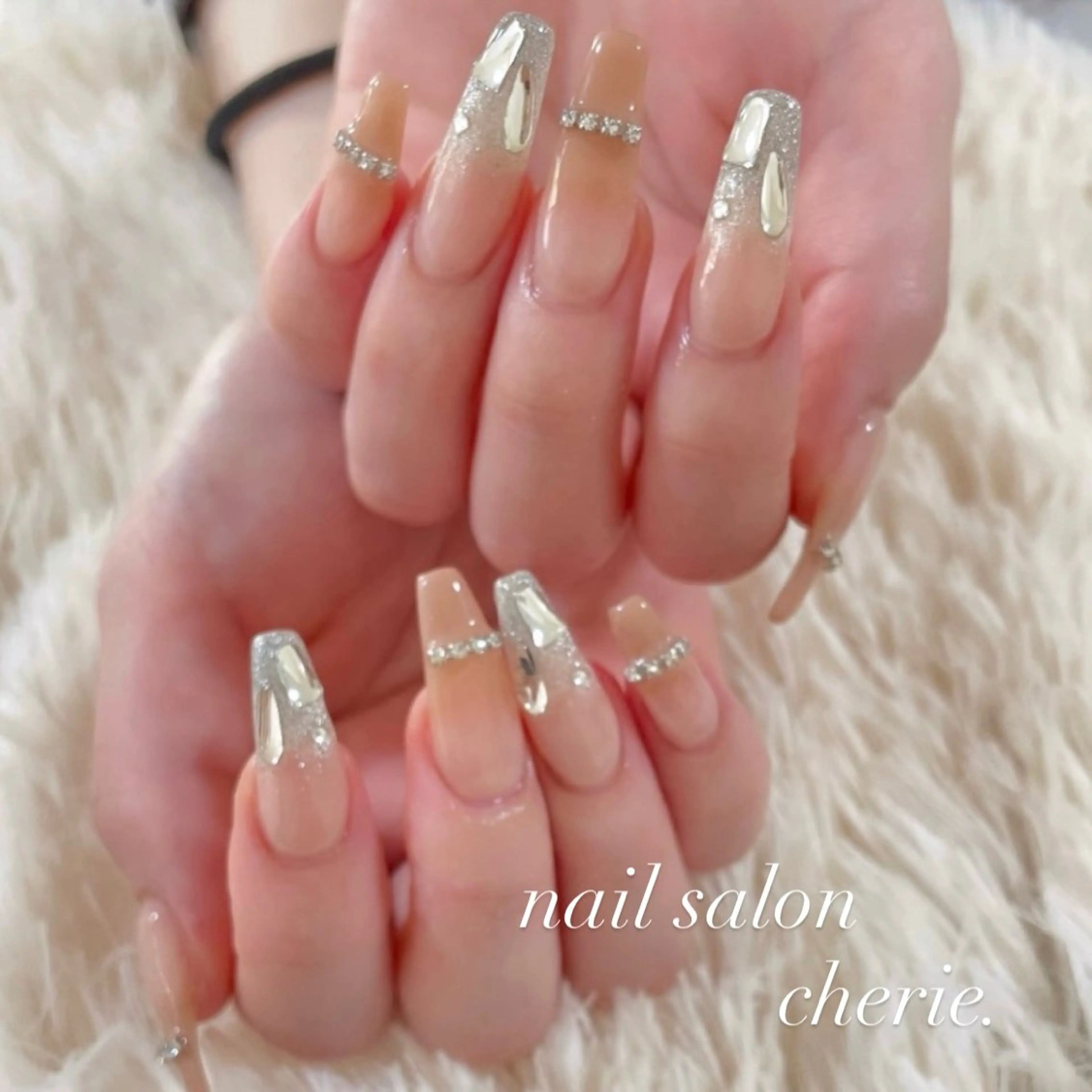 ネイル グラデーション ラメ(グリッター) ラメグラデーション ロングネイル ハンドネイル nail salon cherieのネイルデザイン