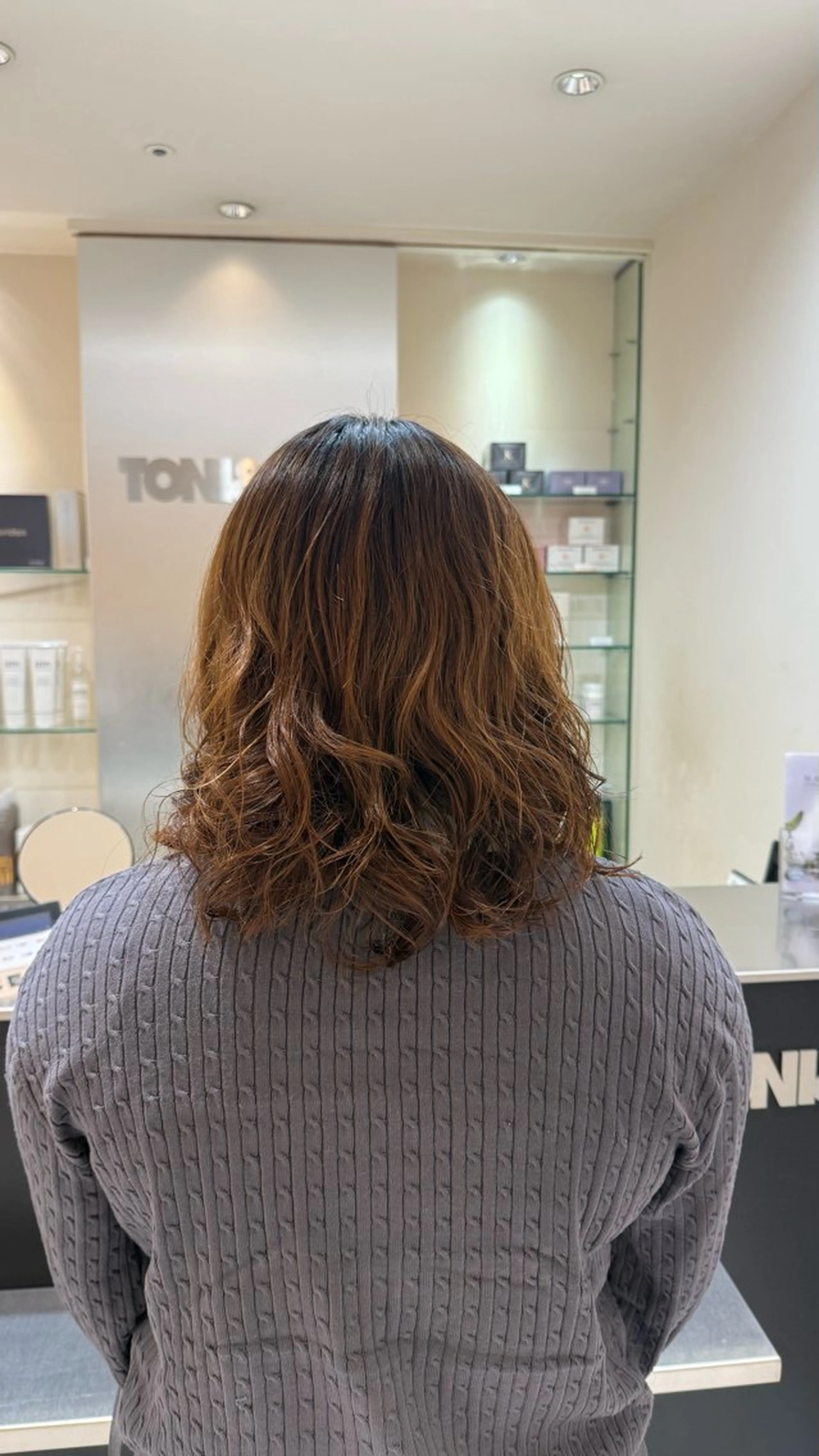 ミディアム パーマ akari / ミディアムパーマのヘアスタイル