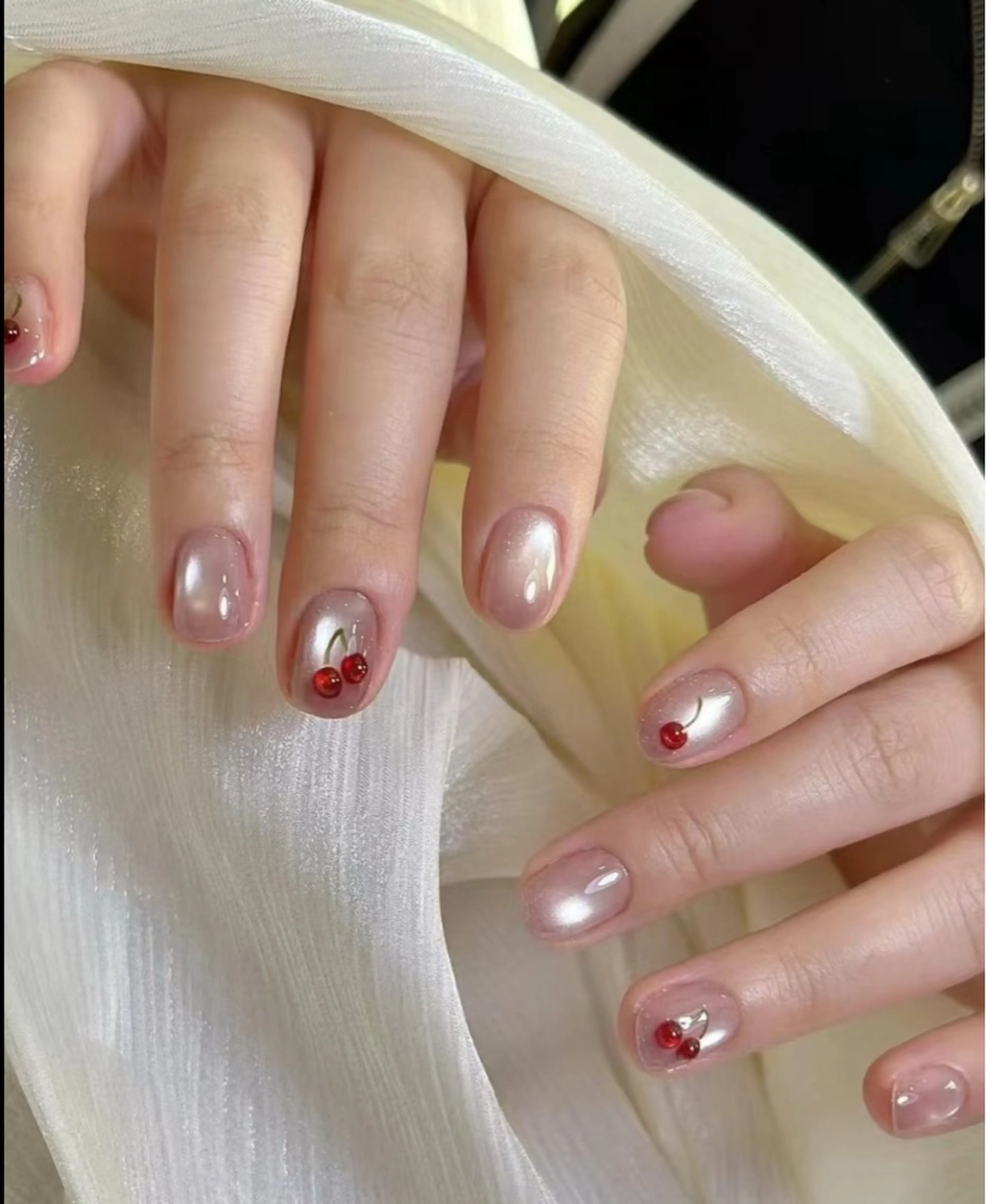 ネイル アートネイル オーロラネイル チークネイル フレンチネイル ガラスフレンチ ハンドネイル 🎀🎀YooLi Nail Salonのネイルデザイン