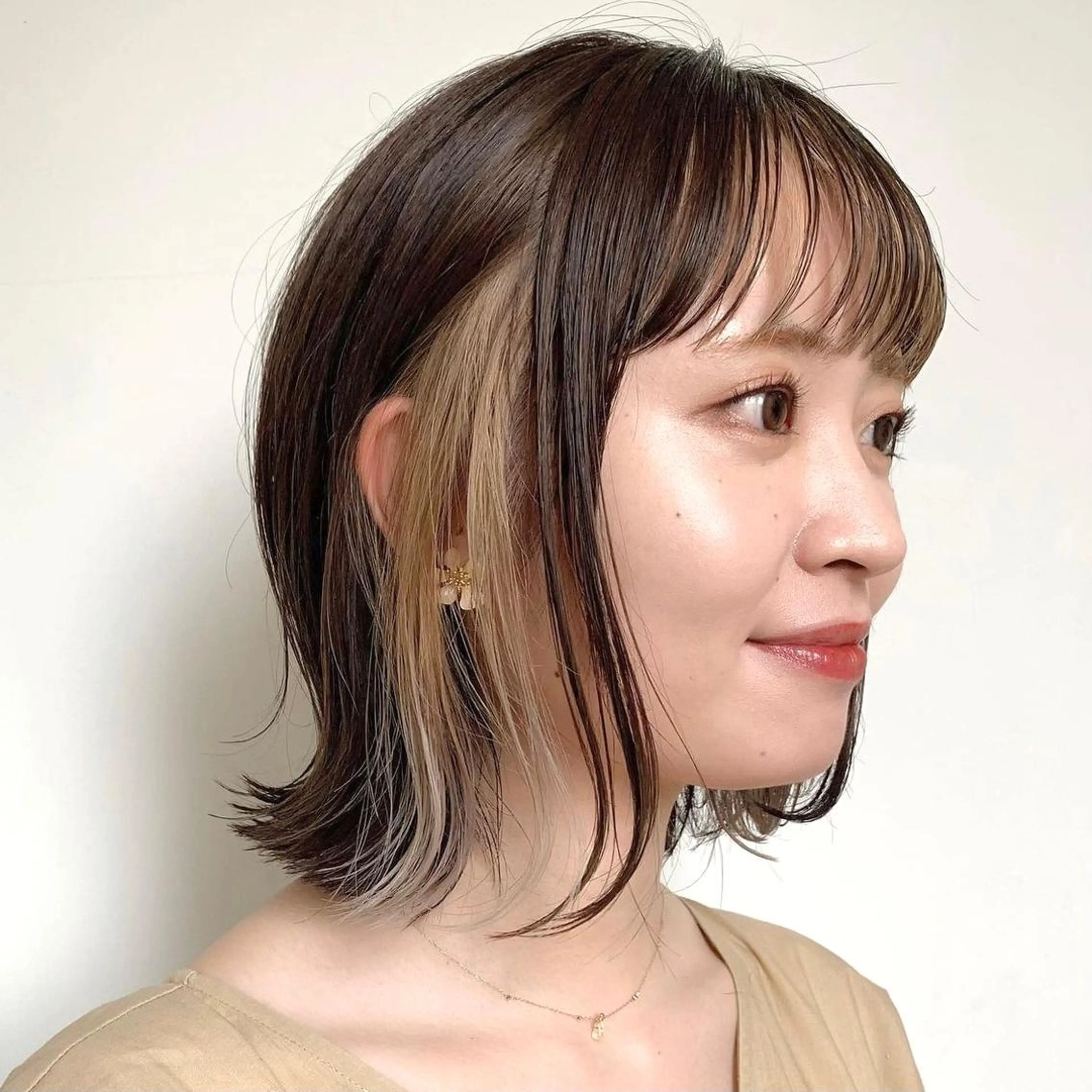 ミディアム カラー ベージュカラー インナーカラー ミルクティーベージュ カット ヘアカラー トリートメント 韓国ヘア /男女☘️ 細江 美紅のヘアスタイル