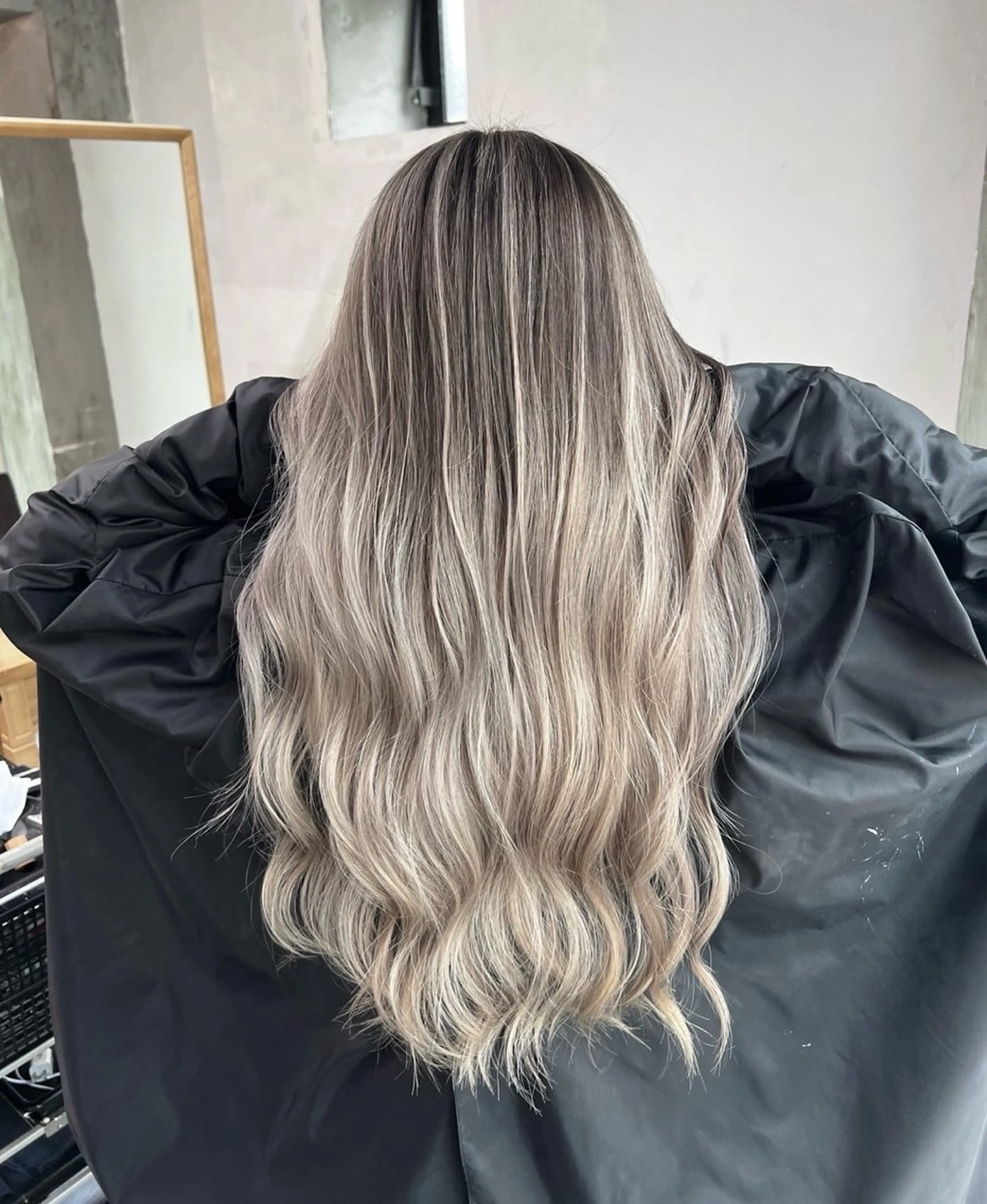 ロング カラー バレイヤージュ レイヤーカット ヘアカラー トリートメント 指名数No.1 /NAOYAのヘアスタイル