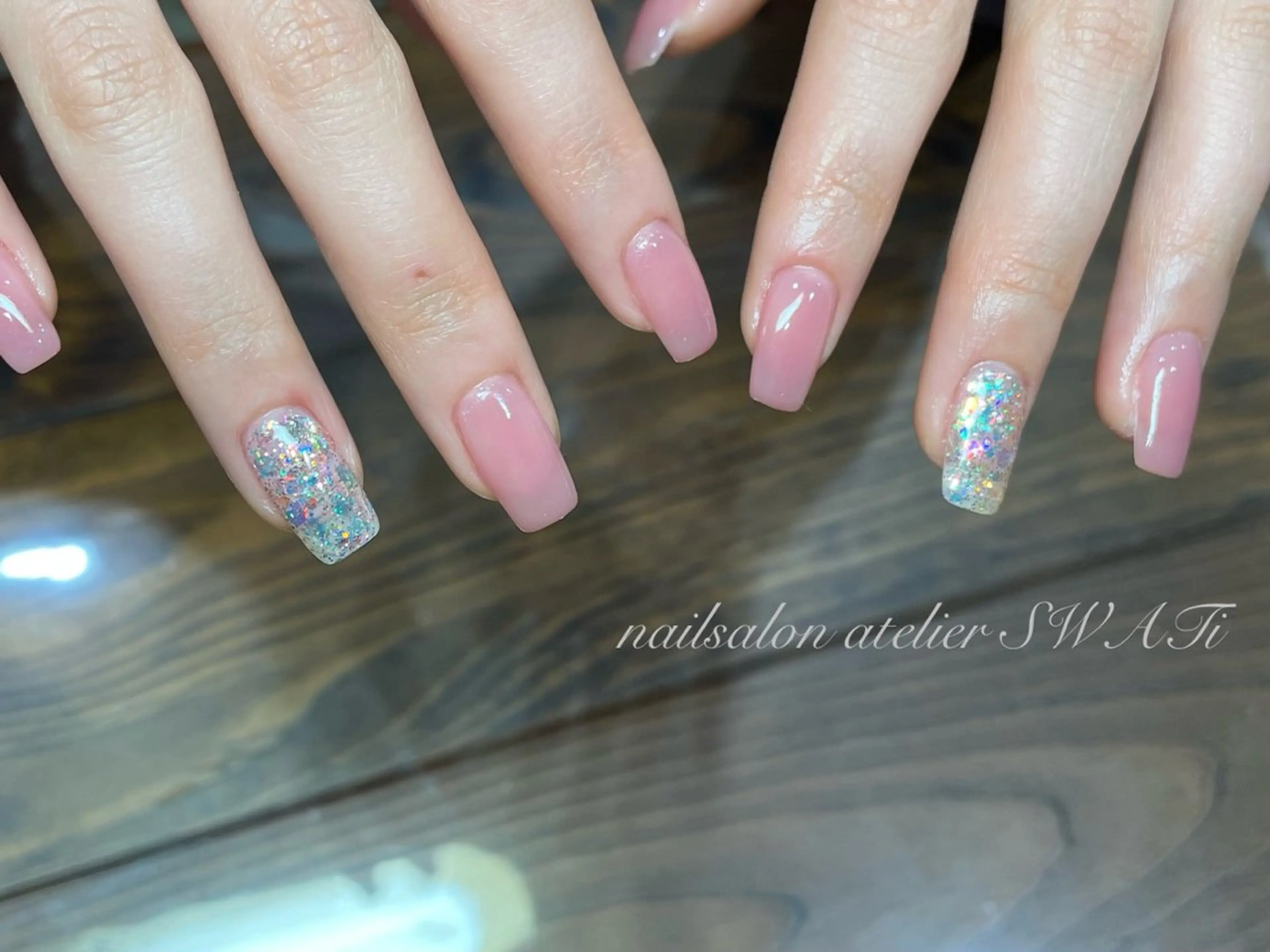 ネイル ホログラムネイル ハンドネイル nailsalon SWATiのネイルデザイン