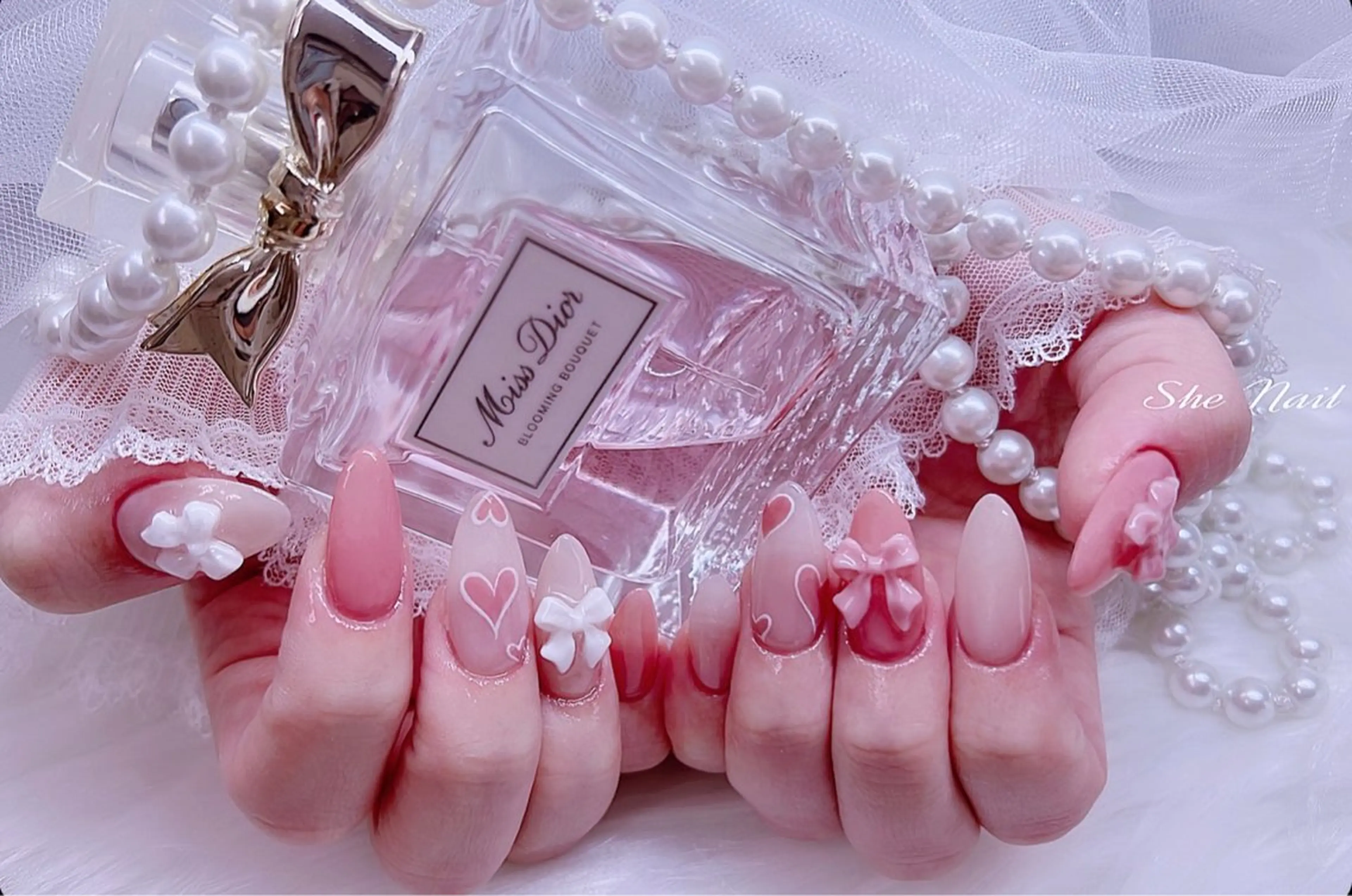 ネイル チークネイル 長さ出し フレンチネイル ガラスフレンチ キラキラネイル She   Nail所属・ISA_ BELLAのネイルデザイン