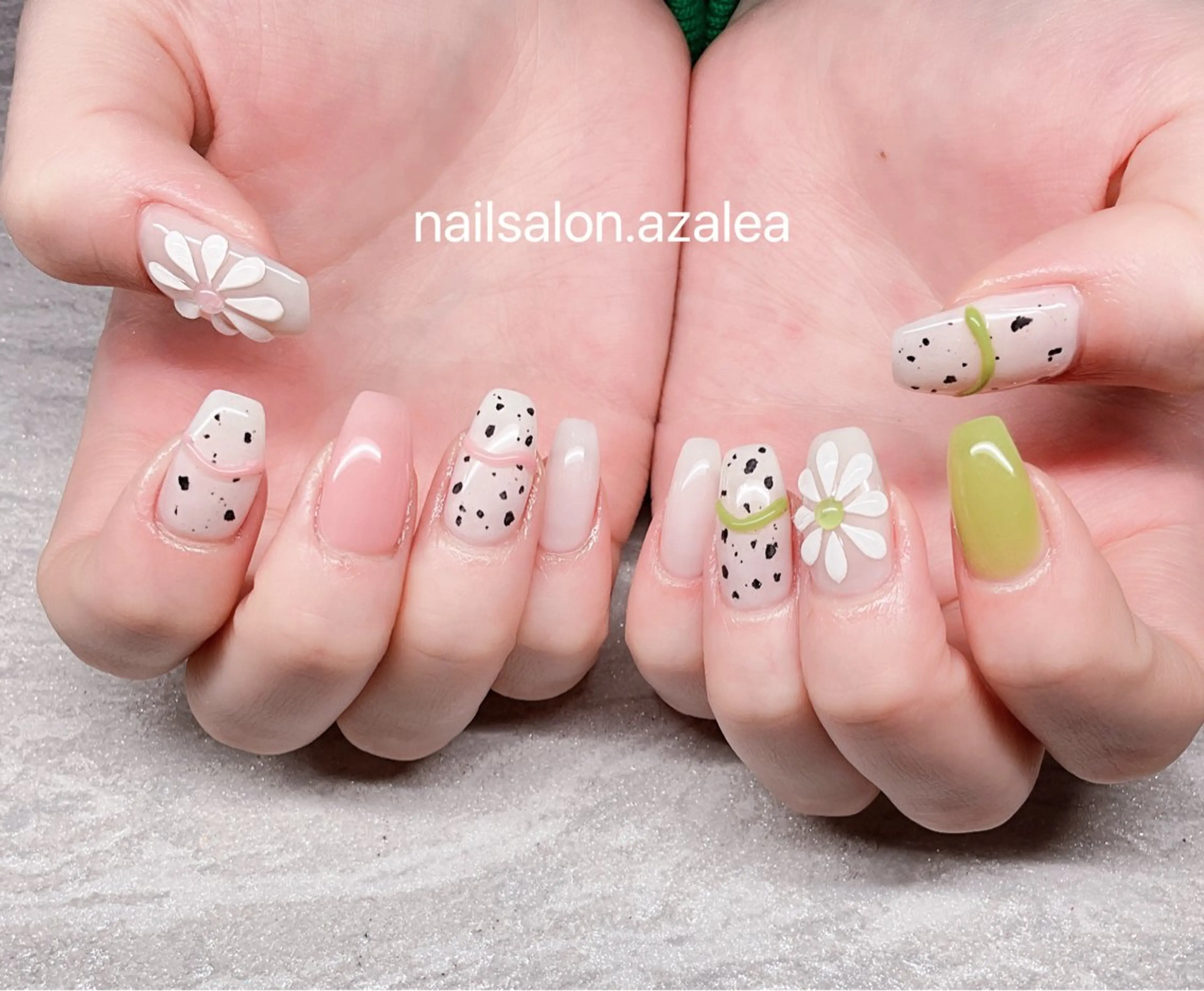 ネイル ハンドネイル R inのネイルデザイン