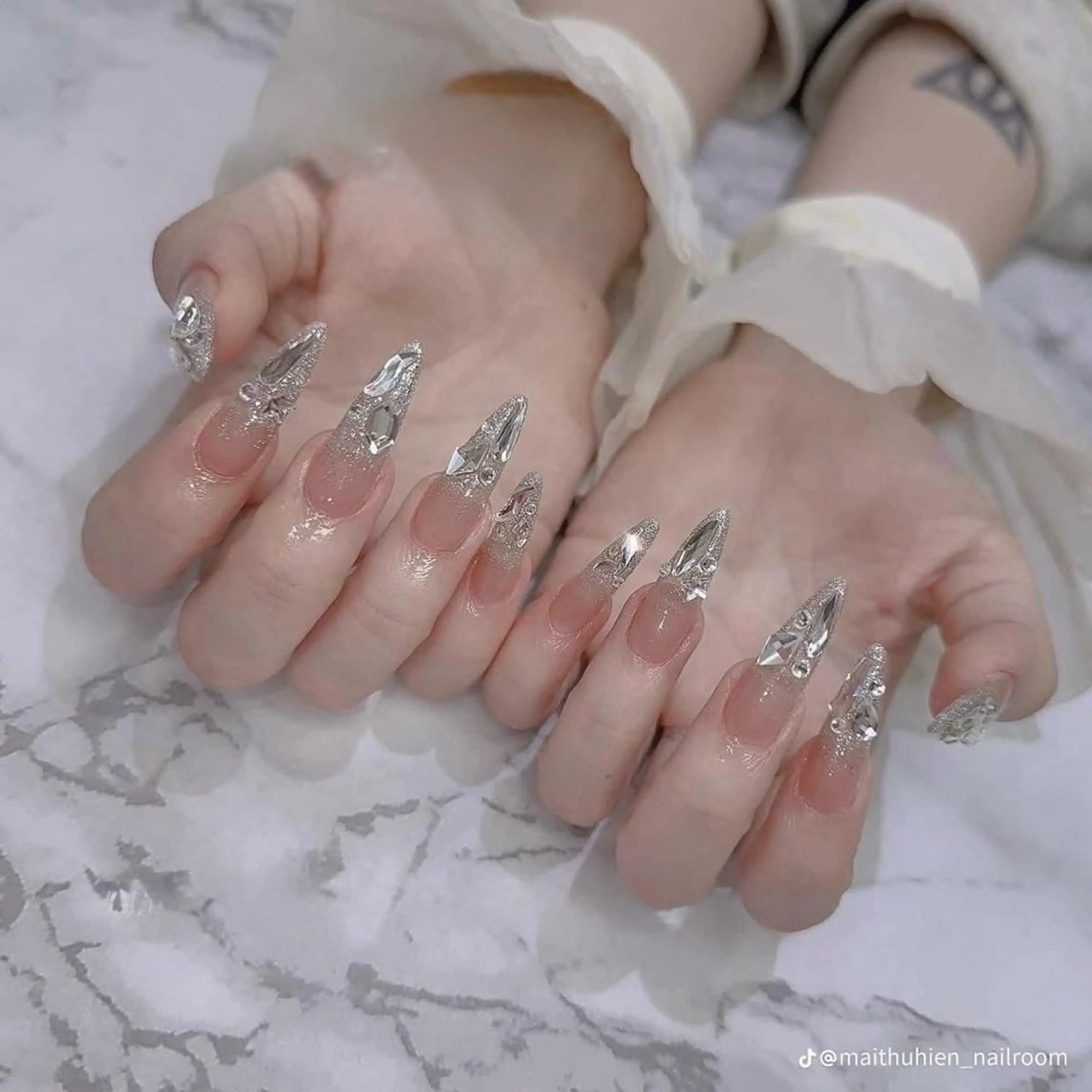 ネイル アートネイル オーロラネイル ブルー チークネイル フットネイル ハンドネイル NICY NAIL 池袋のネイルデザイン