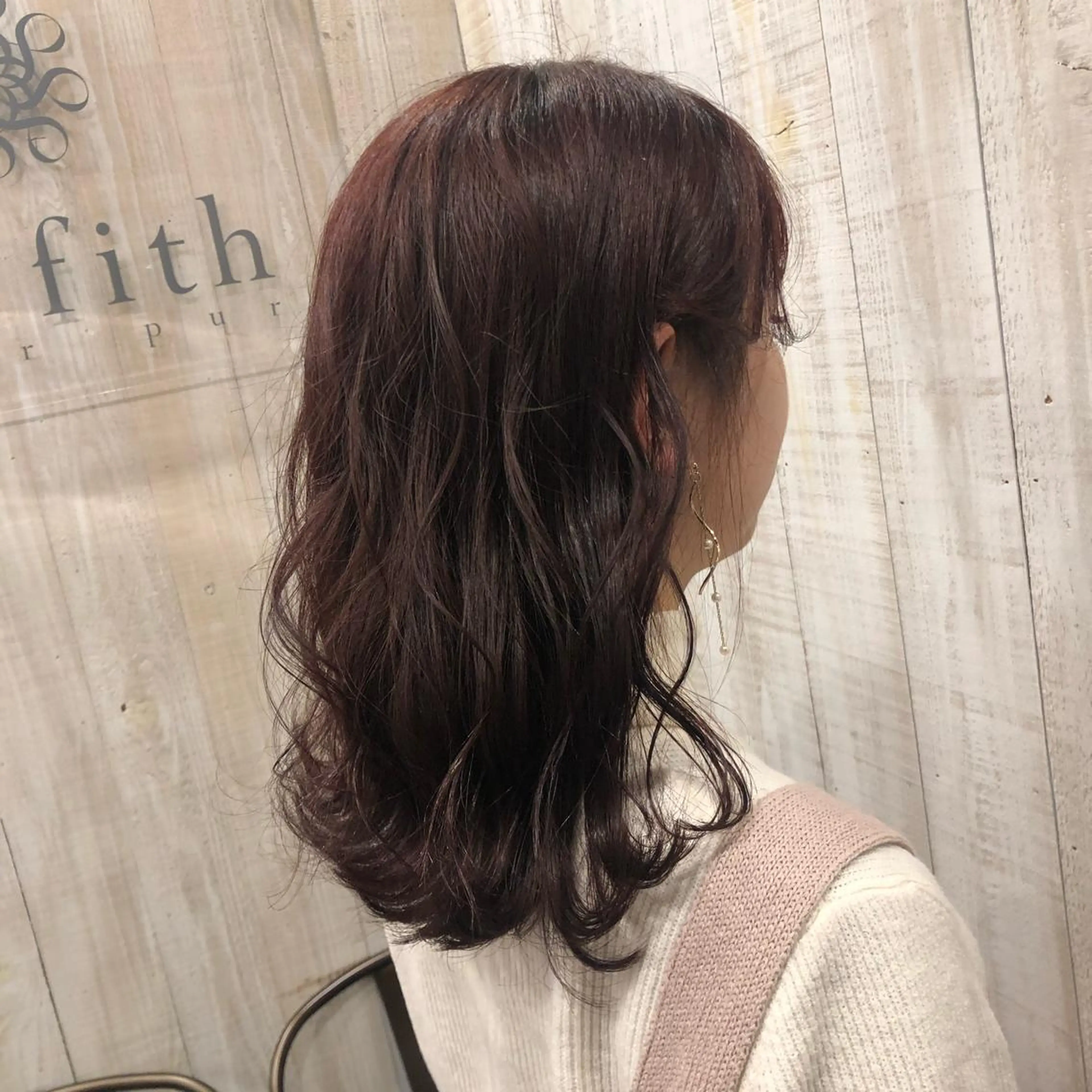 ミディアム 今井 悠菜のヘアスタイル