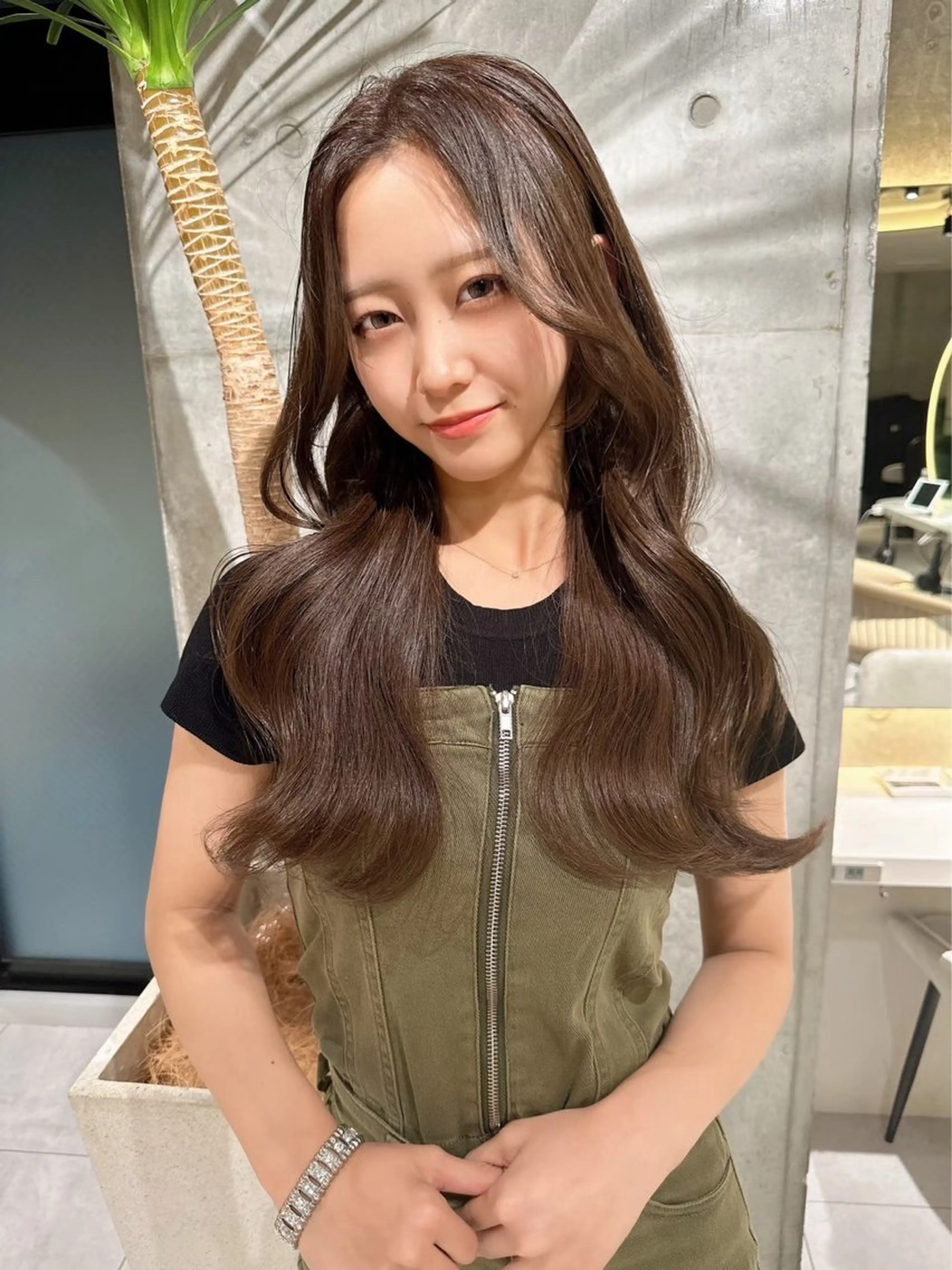 ロング レイヤーカット カット 縮毛矯正/髪質改善 🌟本郷壮一郎のヘアスタイル