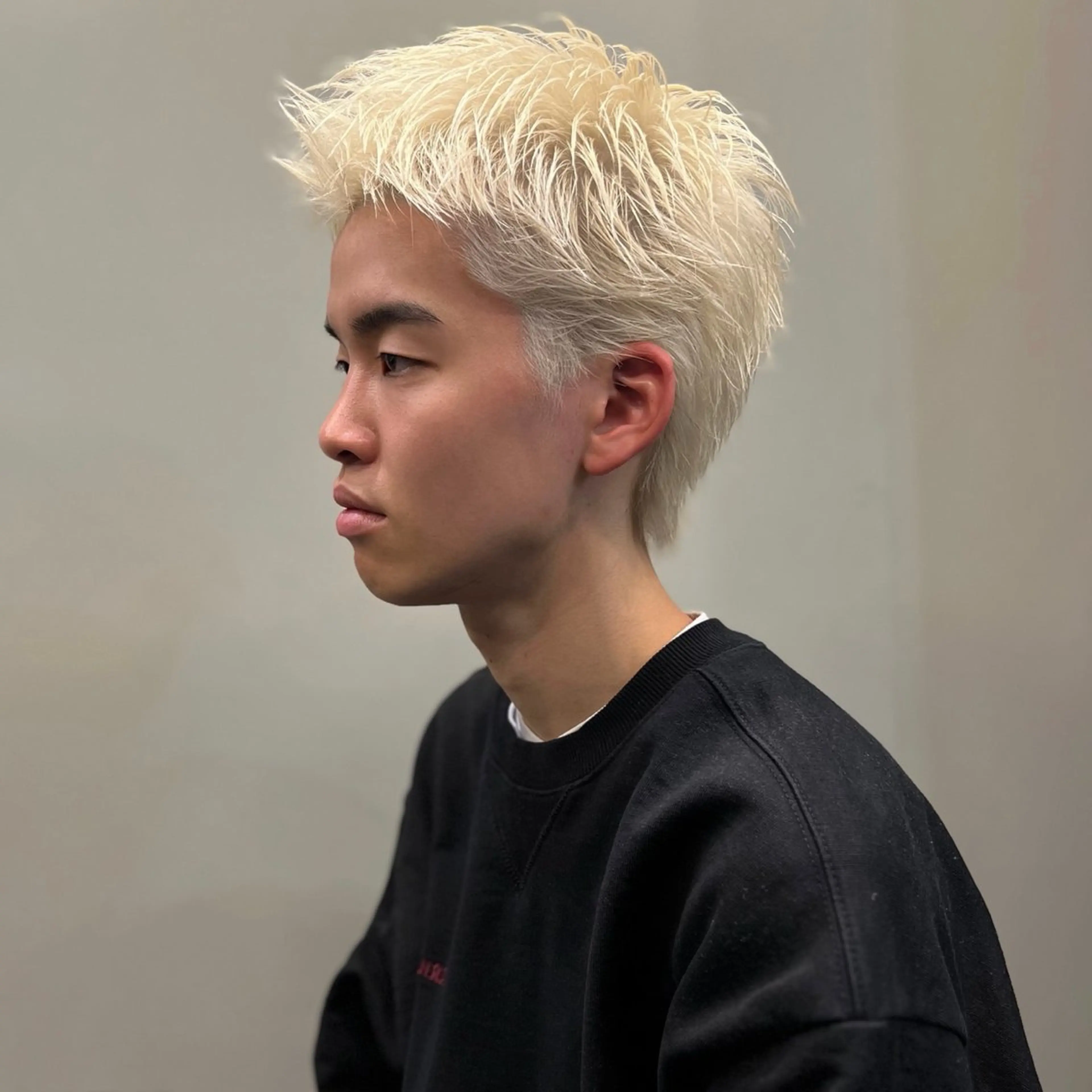 メンズ メンズブリーチ スパイキーショート カット ヘアカラー トリートメント メンズ特化/パーマ/ メッシュ/竜成のヘアスタイル