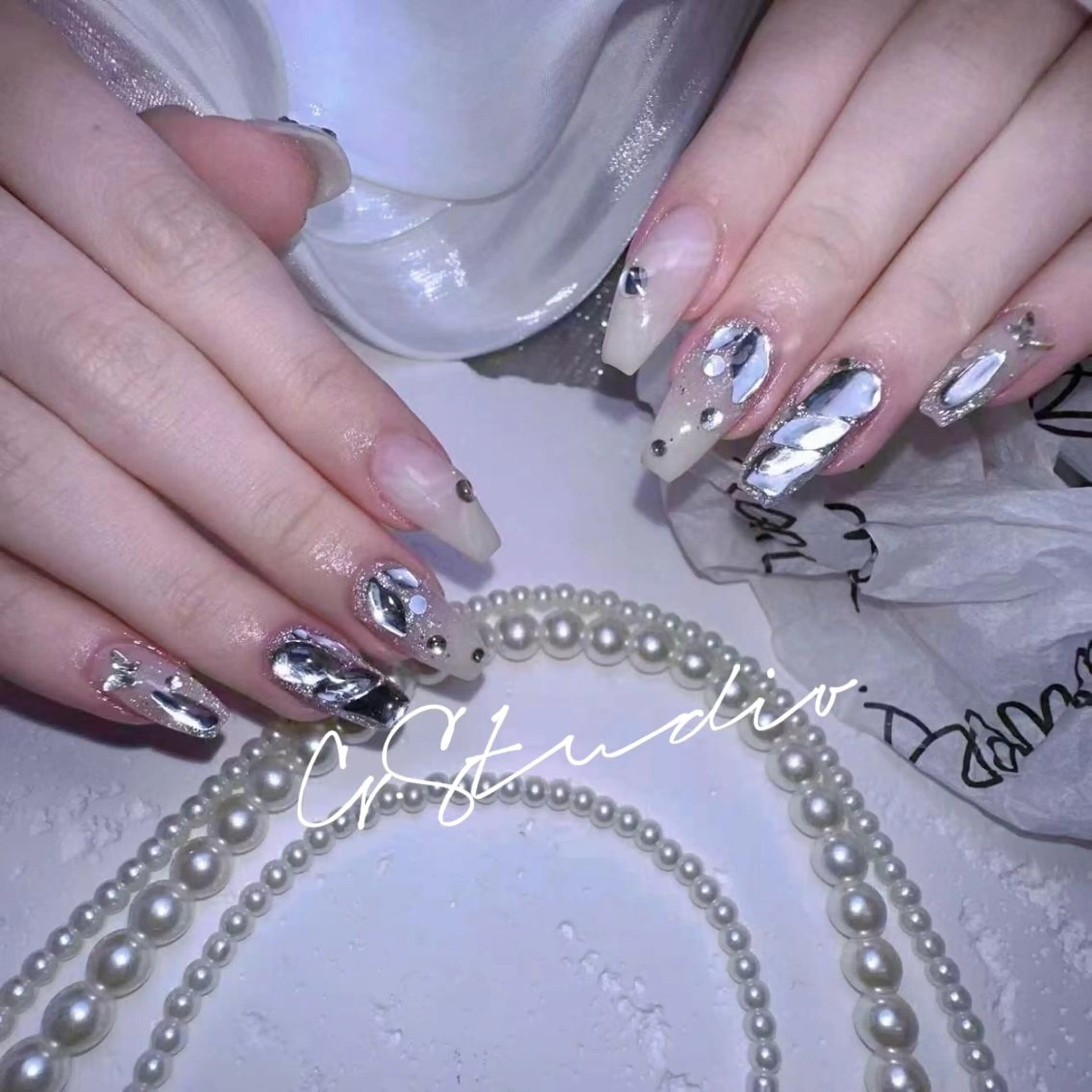 ネイル ハンドネイル ハンドケア G. 長さ出し専門店のネイルデザイン