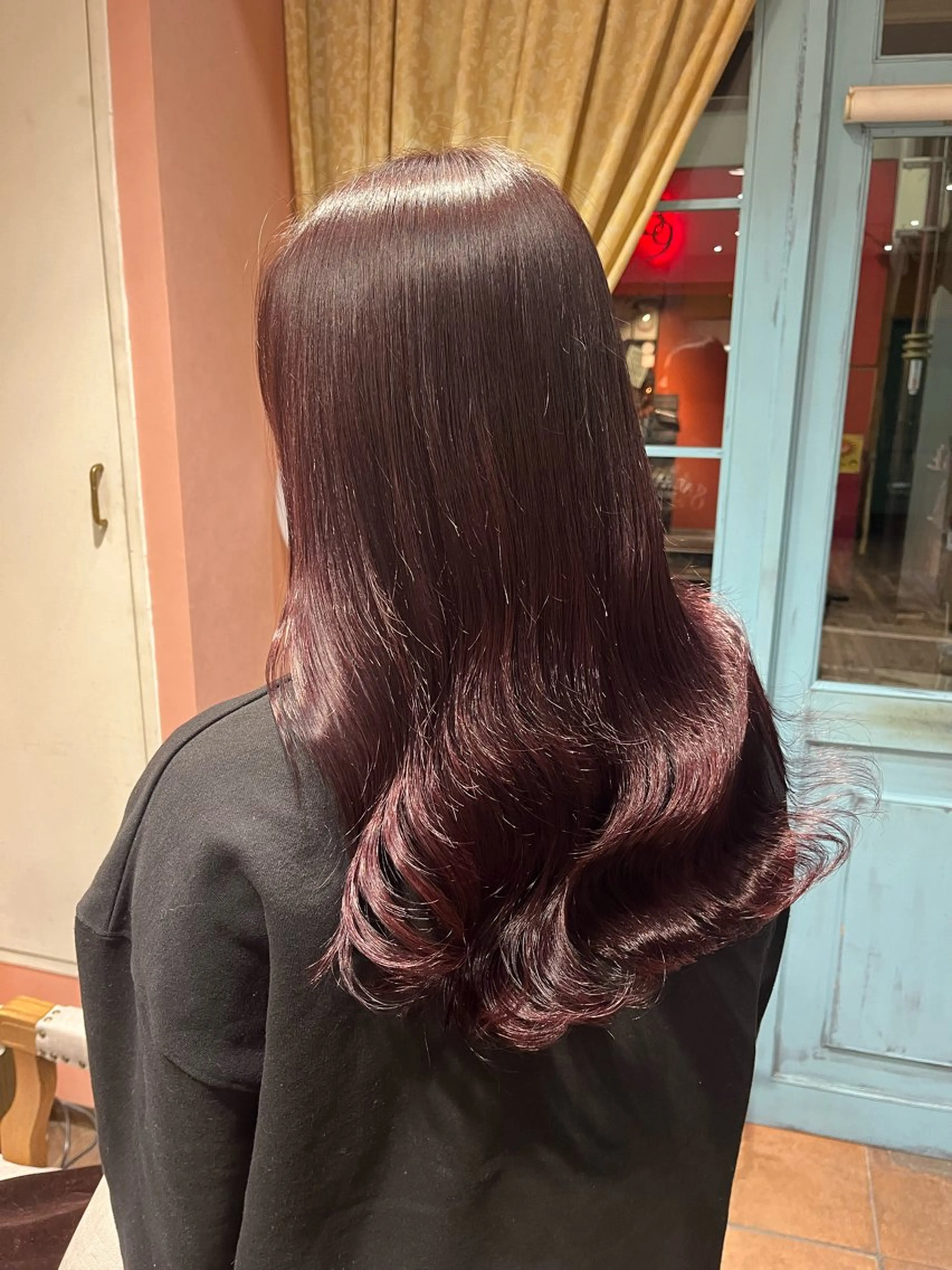 ロング カラー RYOKA/ 透明感カラー/韓国風のヘアスタイル