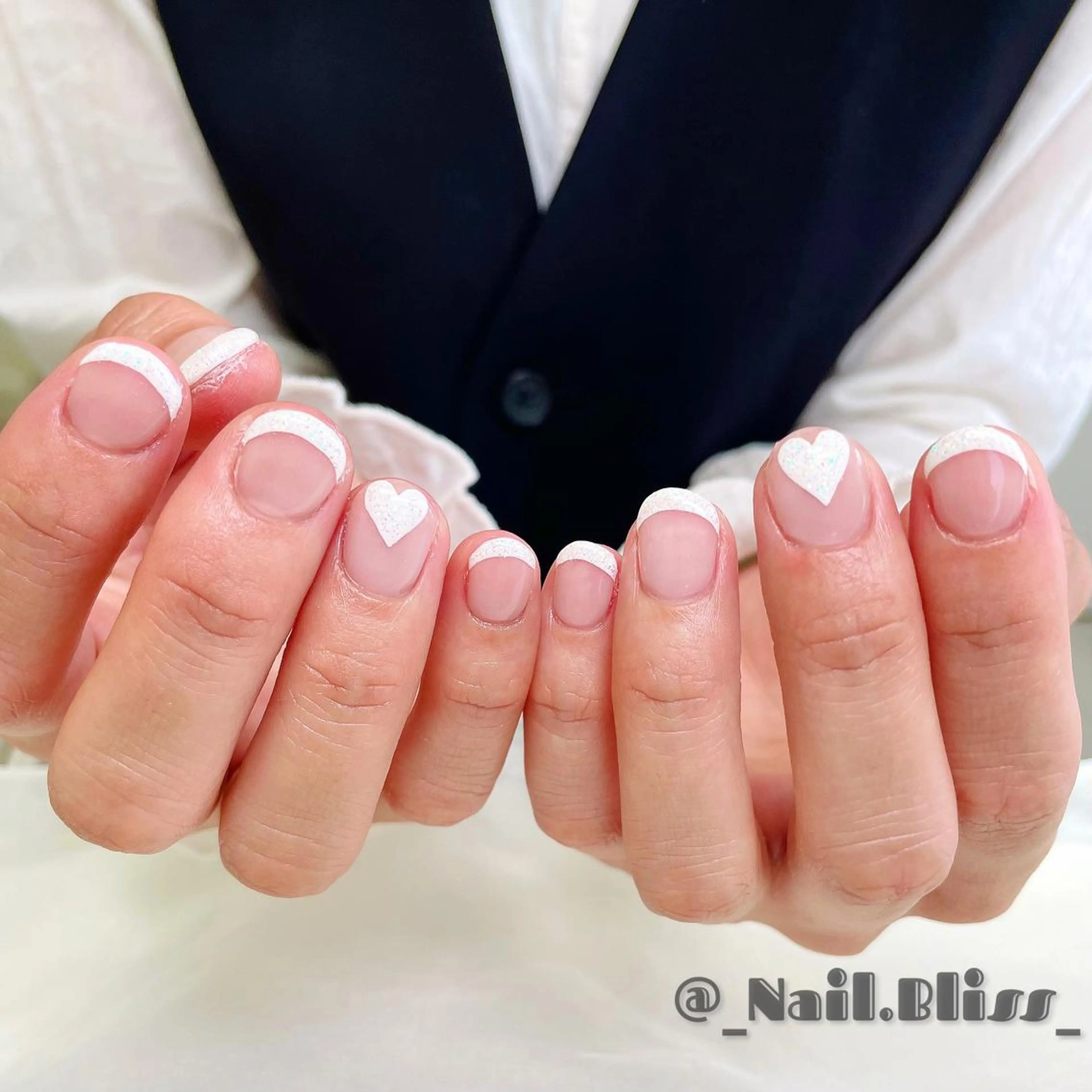 ネイル フレンチネイル ハート ハンドネイル NAIL BLISSのネイルデザイン