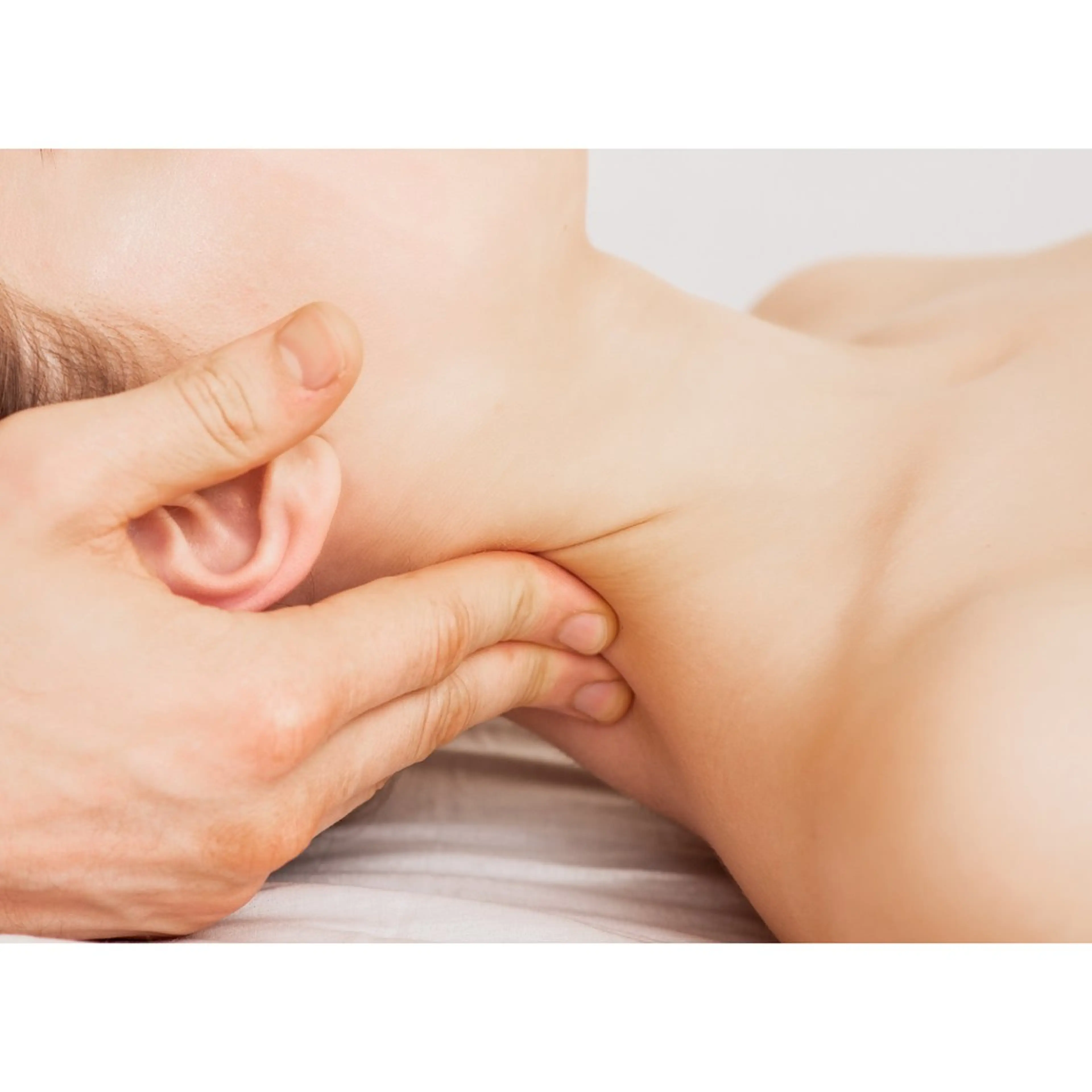 【顔に触れない小顔ケア！】敏感肌・ダウンタイム中にオススメ♪ 筋膜引き上げEMS付き  50分の写真