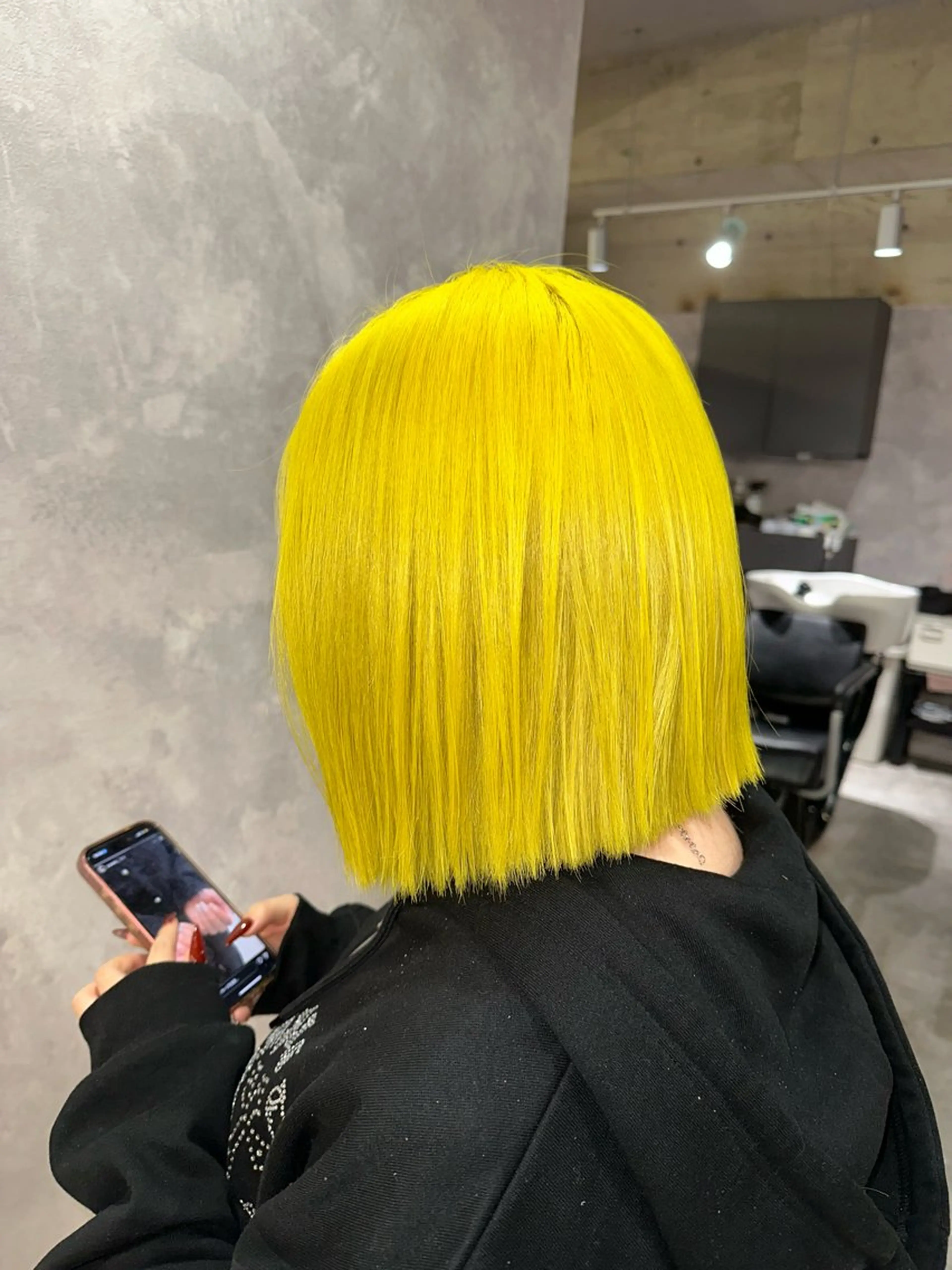 ショート ヘアカラー 中川 舞のヘアスタイル